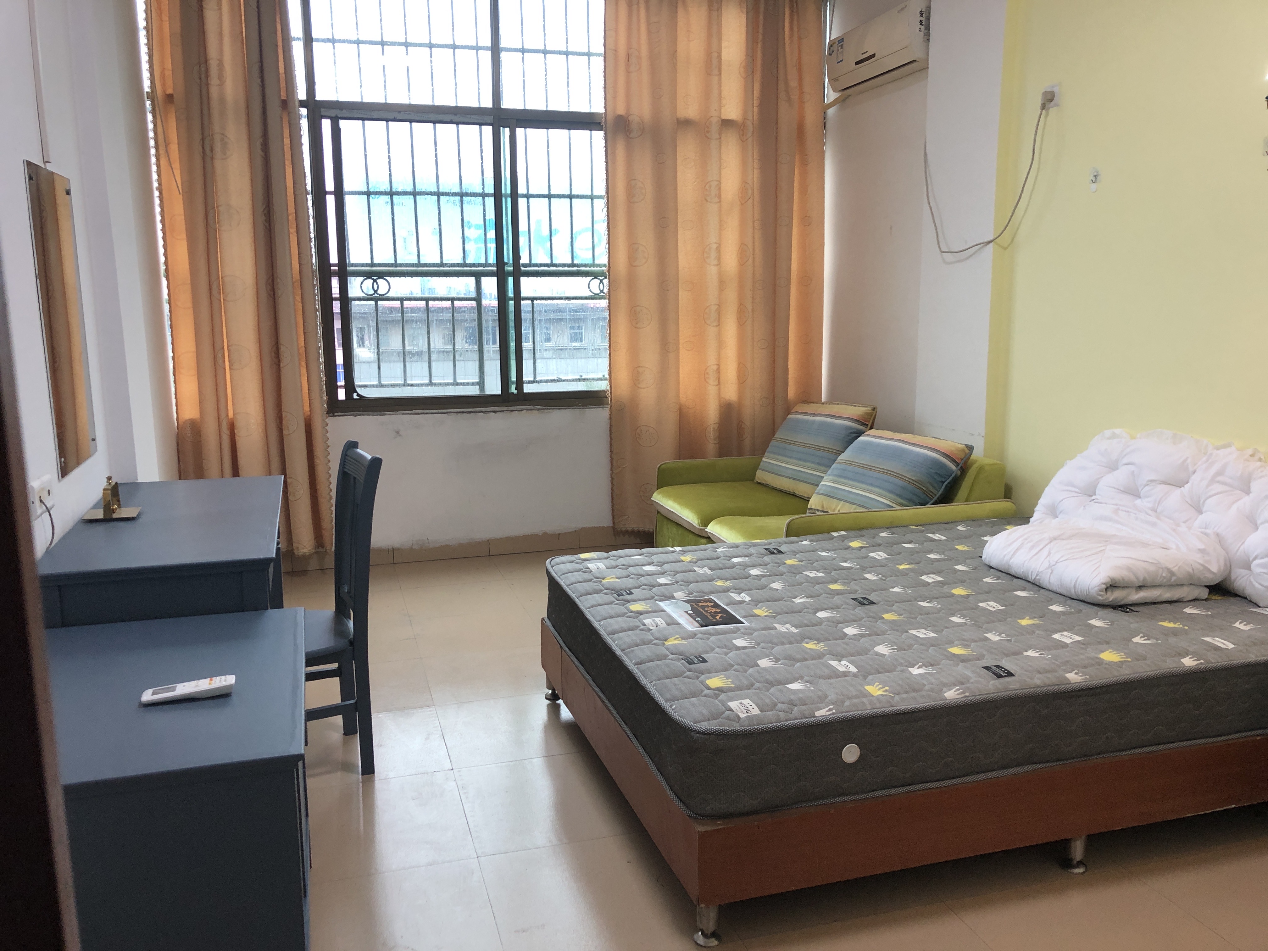 解放西路散盘 1室0厅0卫 700.0元/月 解放西路散盘 1室0厅0卫 700.0元/月室内图