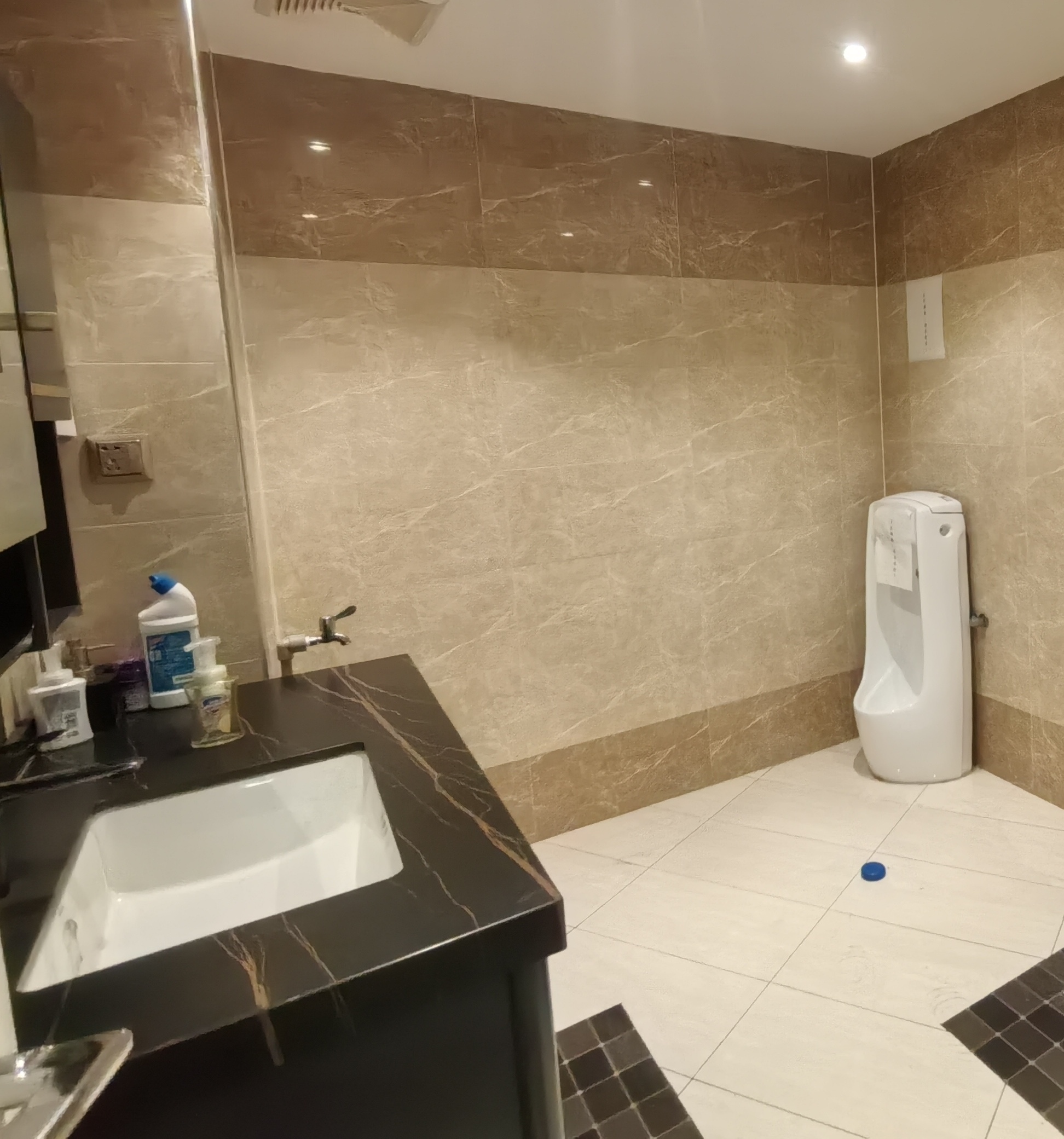 钓鱼台别墅 1室0厅0卫 30000.0元/月 钓鱼台别墅 1室0厅0卫 30000.0元/月室内图