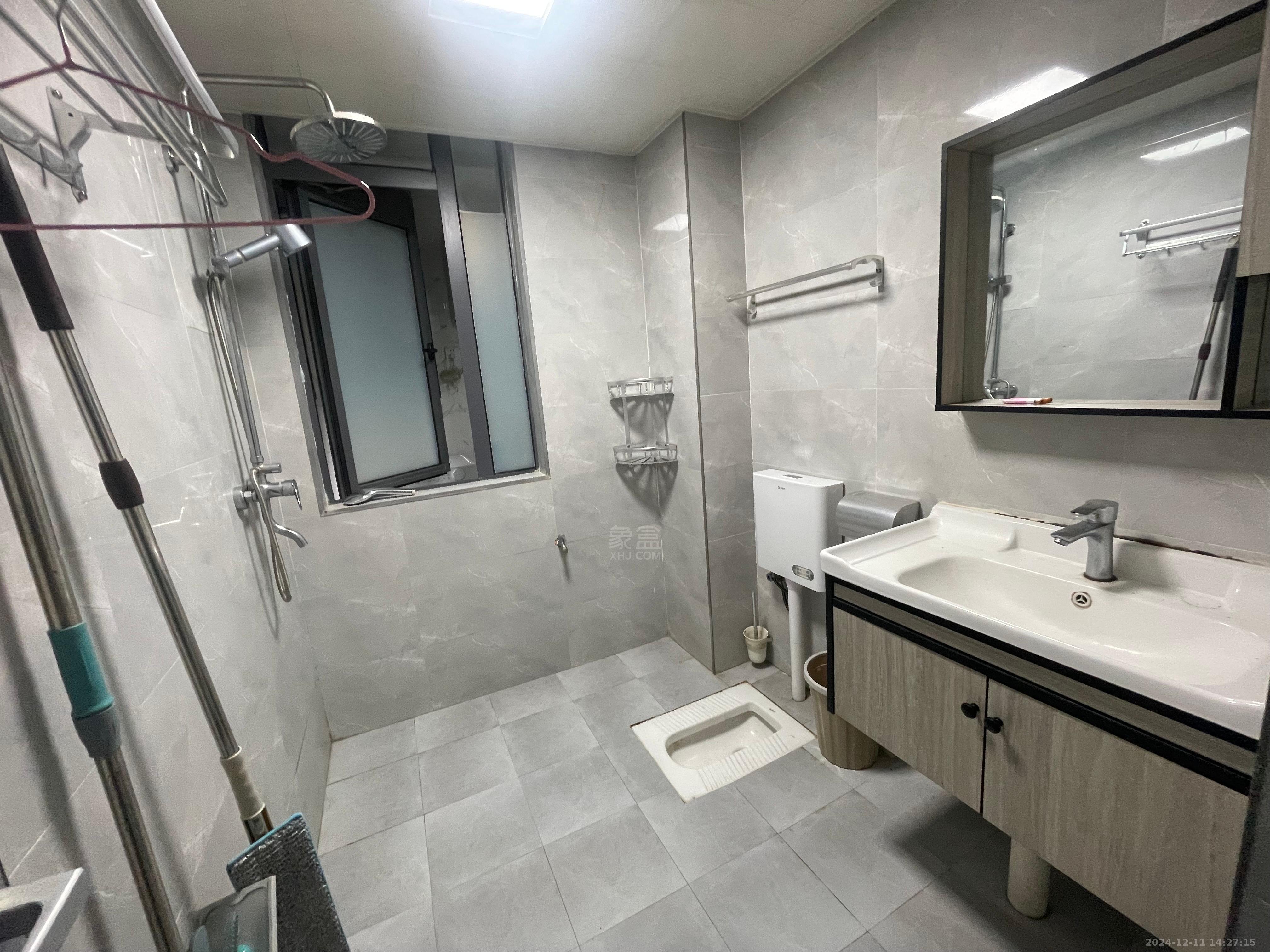 流金岁月-华晨国际 2室2厅1卫 2600.00元/月 流金岁月-华晨国际 2室2厅1卫 2600.00元/月室内图