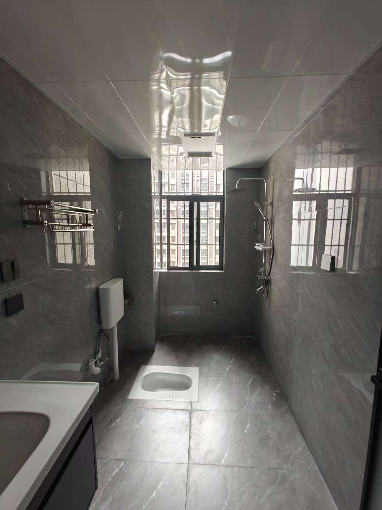 互助小区电梯房 3室2厅2卫 2000.0元/月 互助小区电梯房 3室2厅2卫 2000.0元/月室内图