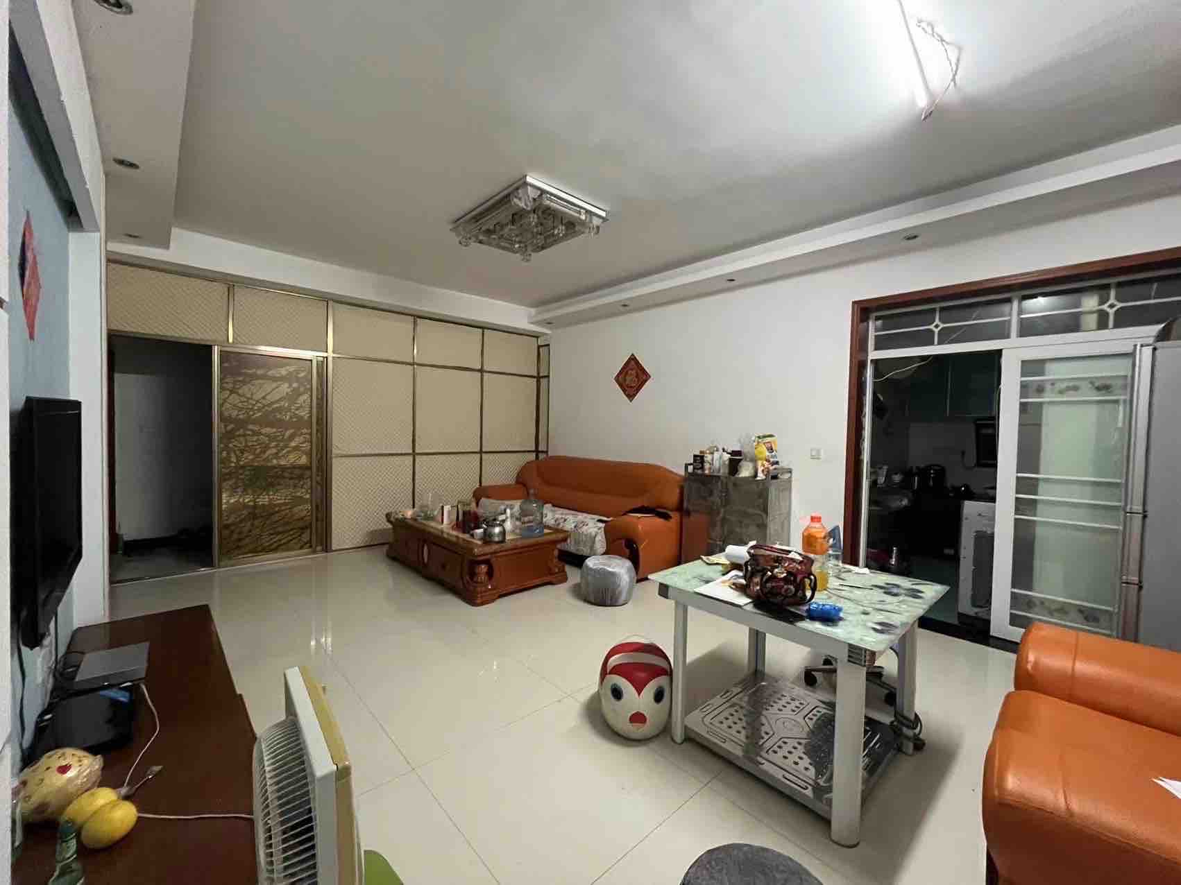 三中教师村 2室1厅1卫 1200.0元/月 三中教师村 2室1厅1卫 1200.0元/月室内图