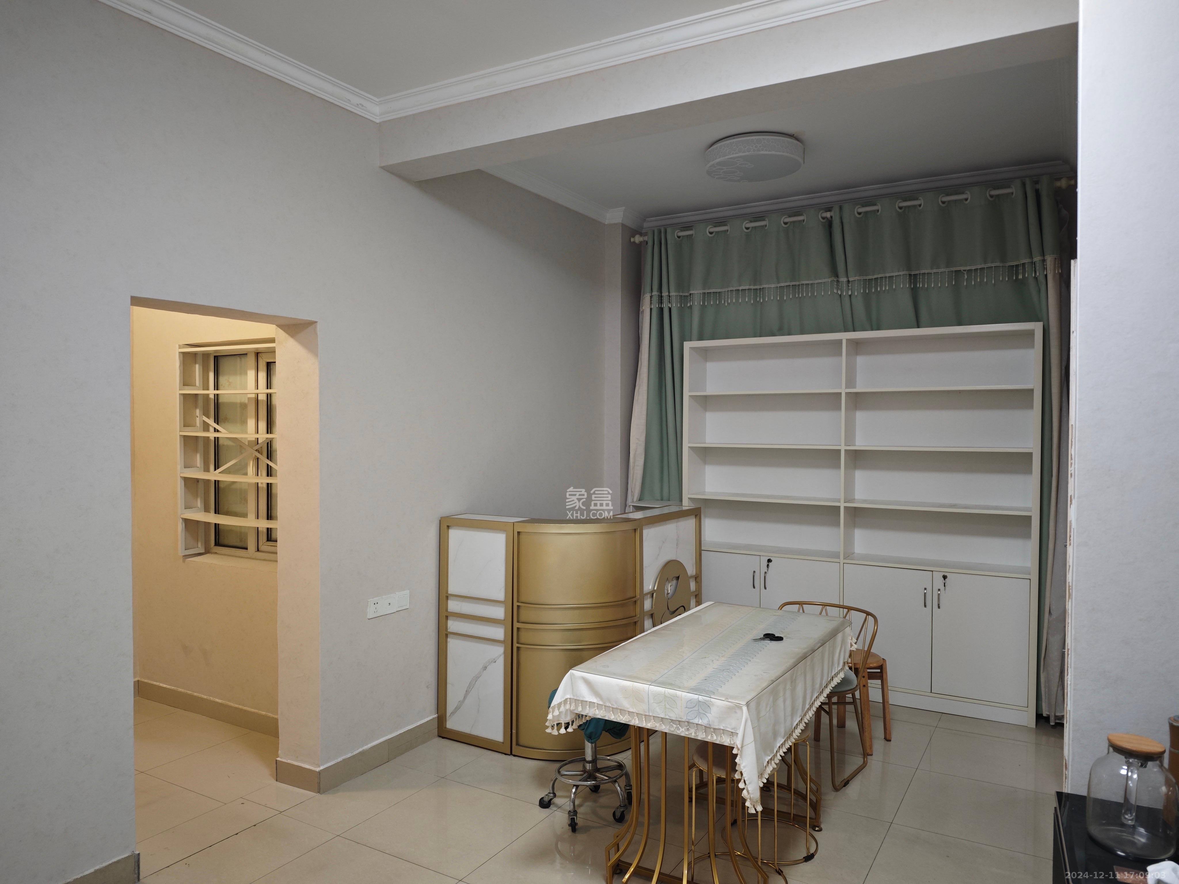 万国城(当代满庭春MOMA)三期 1室1厅1卫 2500.0元/月 万国城(当代满庭春MOMA)三期 1室1厅1卫 2500.0元/月室内图