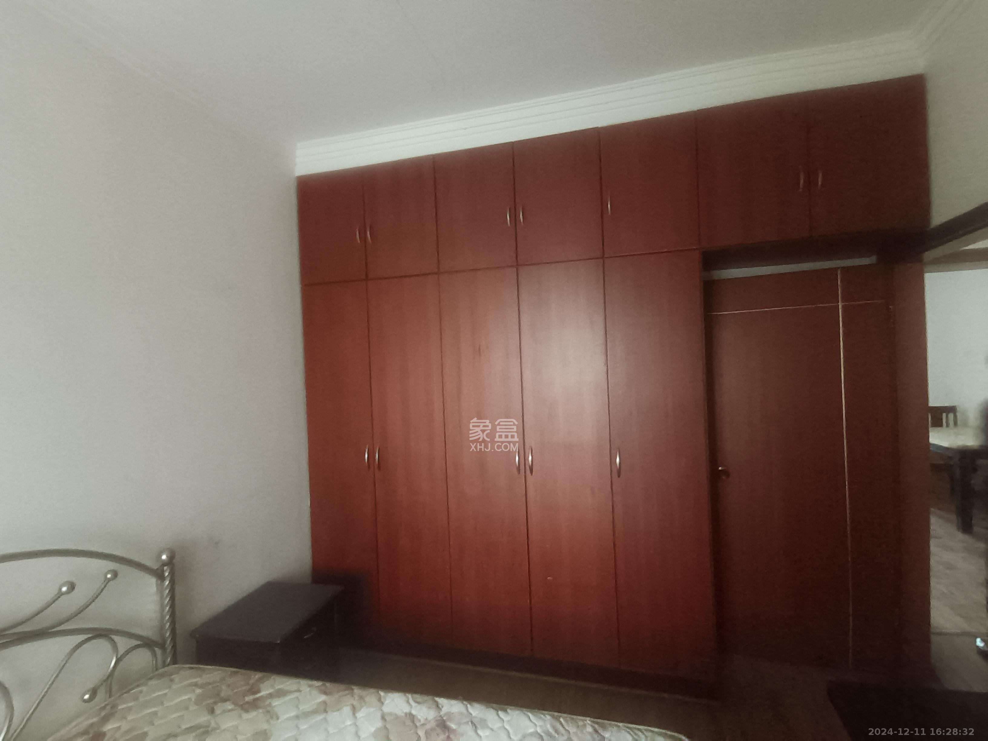 古堆山送变电宿舍  3室2厅1卫    1400.0元/月室内图