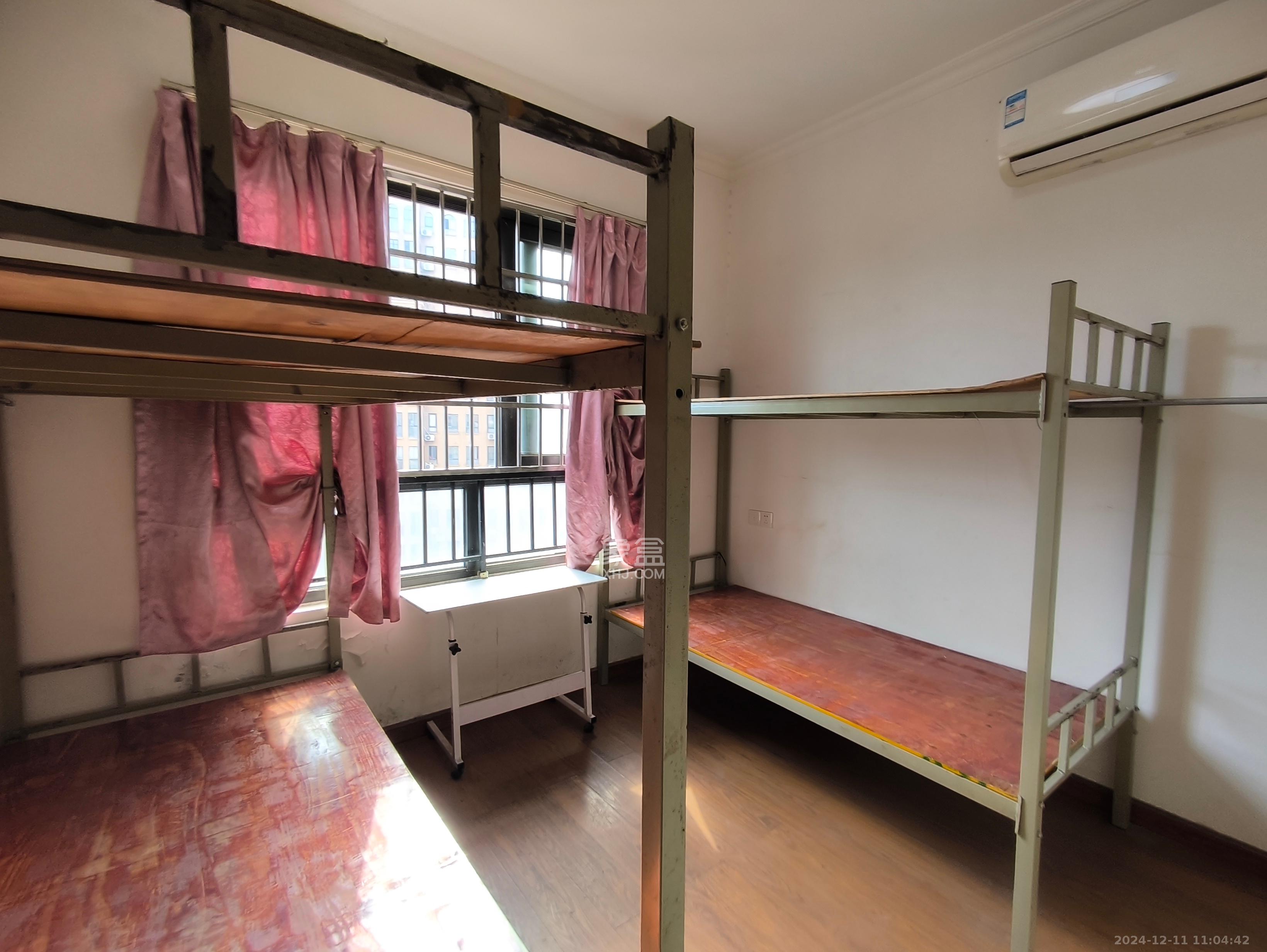 中信凯旋蓝岸(中信新城三期) 3室2厅1卫 2000.0元/月 中信凯旋蓝岸(中信新城三期) 3室2厅1卫 2000.0元/月室内图