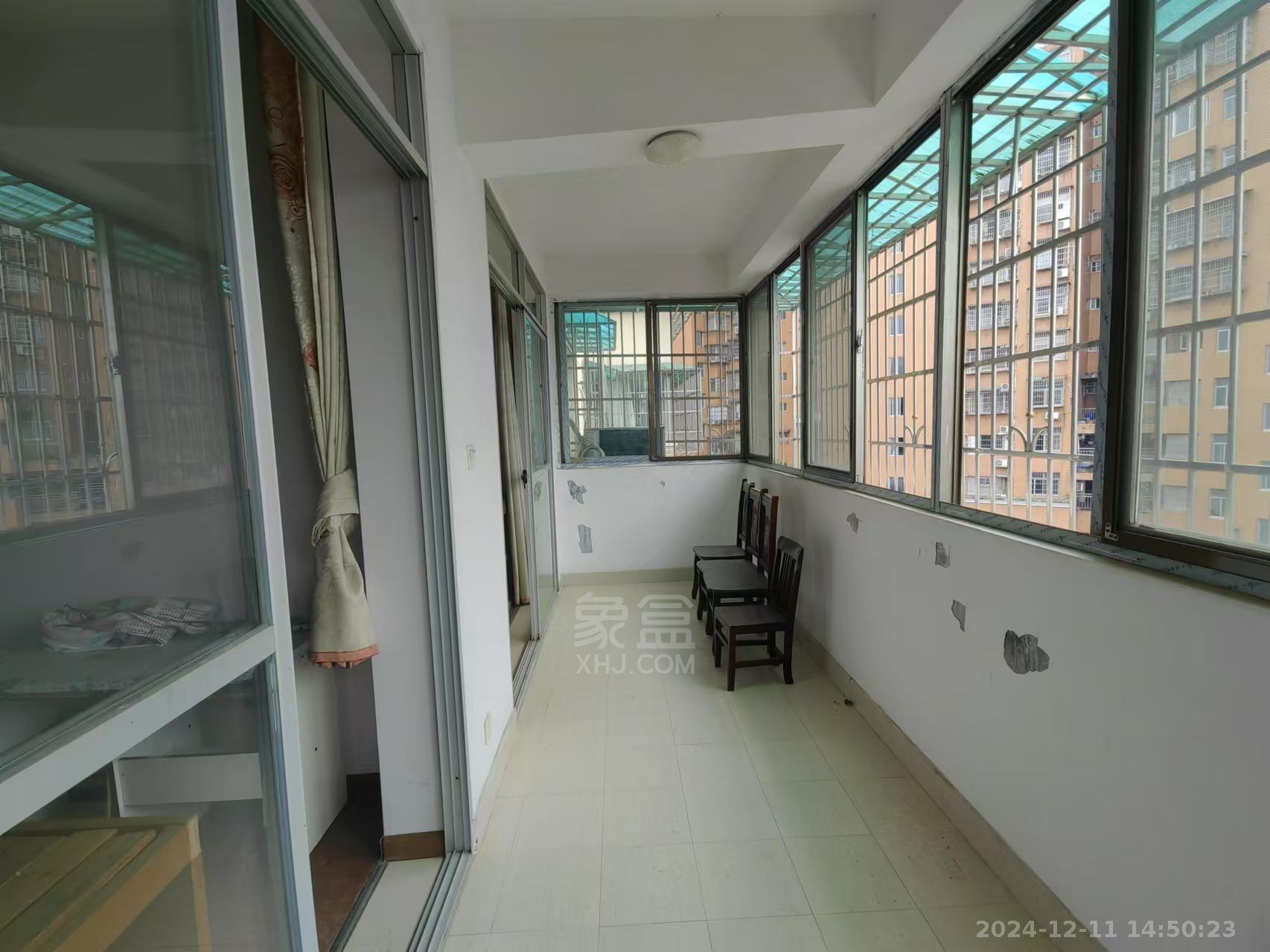 康华小区 4室2厅2卫 1800.0元/月 康华小区 4室2厅2卫 1800.0元/月室内图