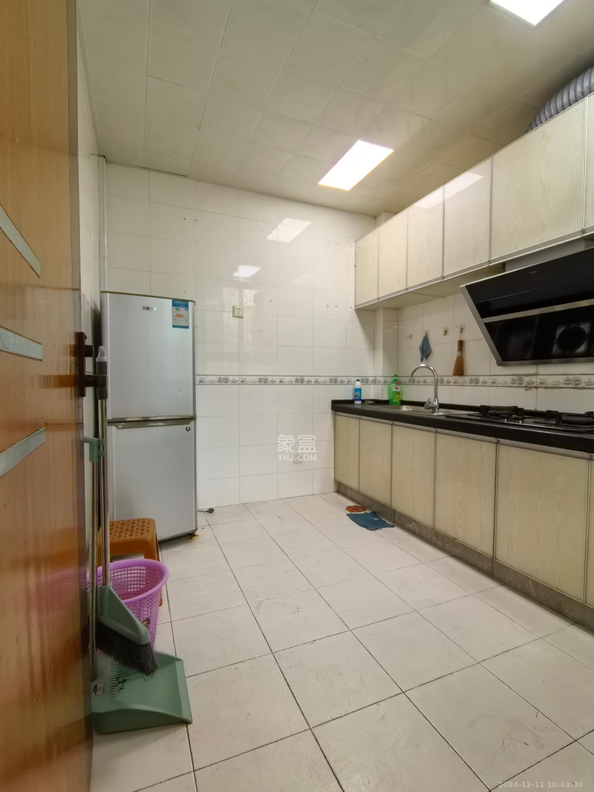 下大垅干部宿舍小区 3室2厅2卫 3200.0元/月 下大垅干部宿舍小区 3室2厅2卫 3200.0元/月室内图