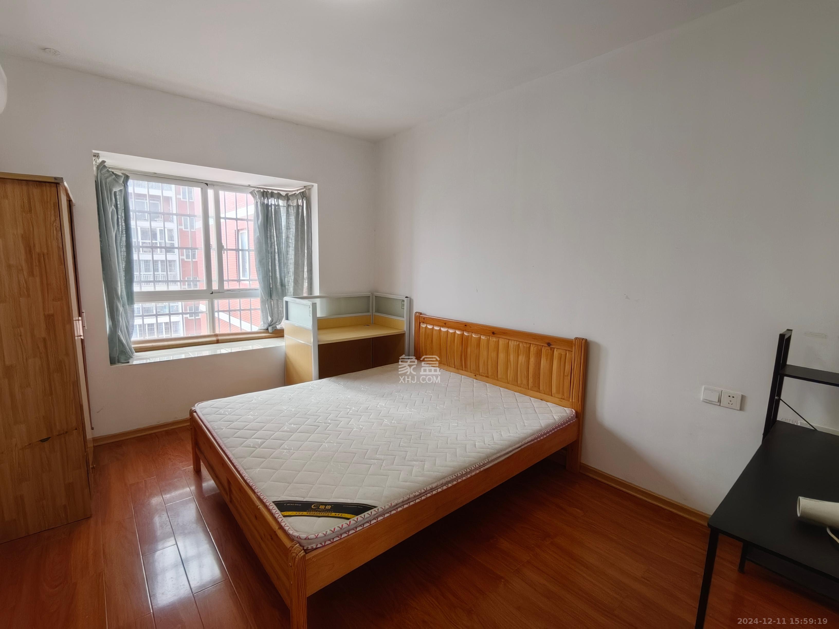 理工大学职工单位房青年汇 3室2厅2卫 2300.0元/月 理工大学职工单位房青年汇 3室2厅2卫 2300.0元/月室内图