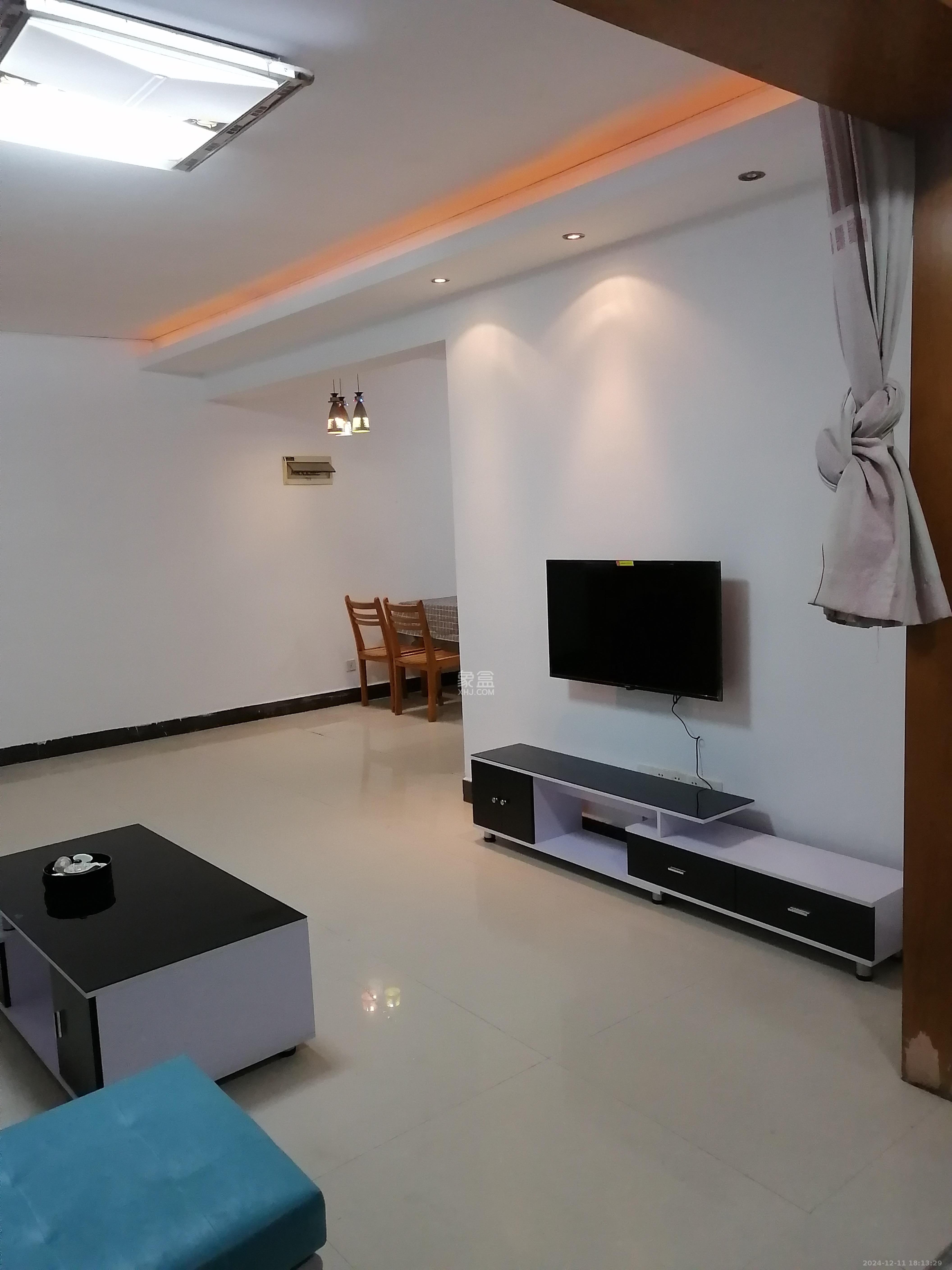 黄荆小区 3室1厅1卫 2500.0元/月 黄荆小区 3室1厅1卫 2500.0元/月室内图