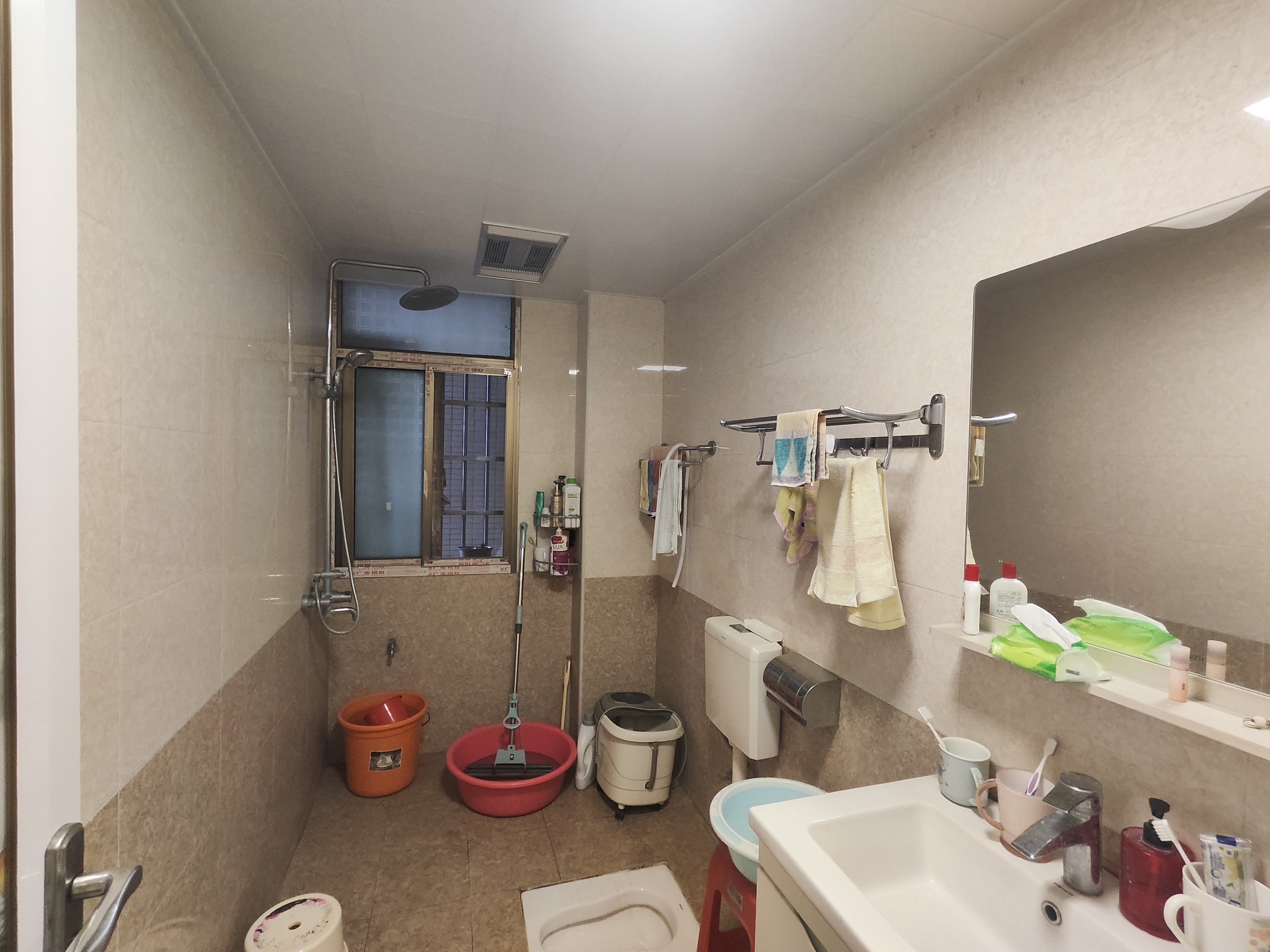 翰林苑 3室2厅2卫 85.0万 翰林苑 3室2厅2卫 85.0万客厅