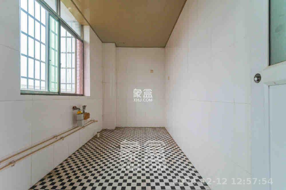 城东安置区(星城社区) 3室2厅1卫 1600.0元/月 城东安置区(星城社区) 3室2厅1卫 1600.0元/月室内图