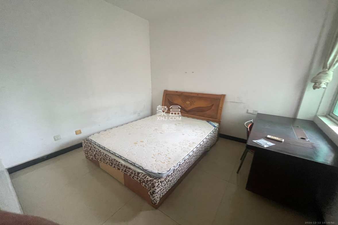 洞井二小区  1室0厅0卫    1500.0元/月 洞井二小区  1室0厅0卫    1500.0元/月室内图