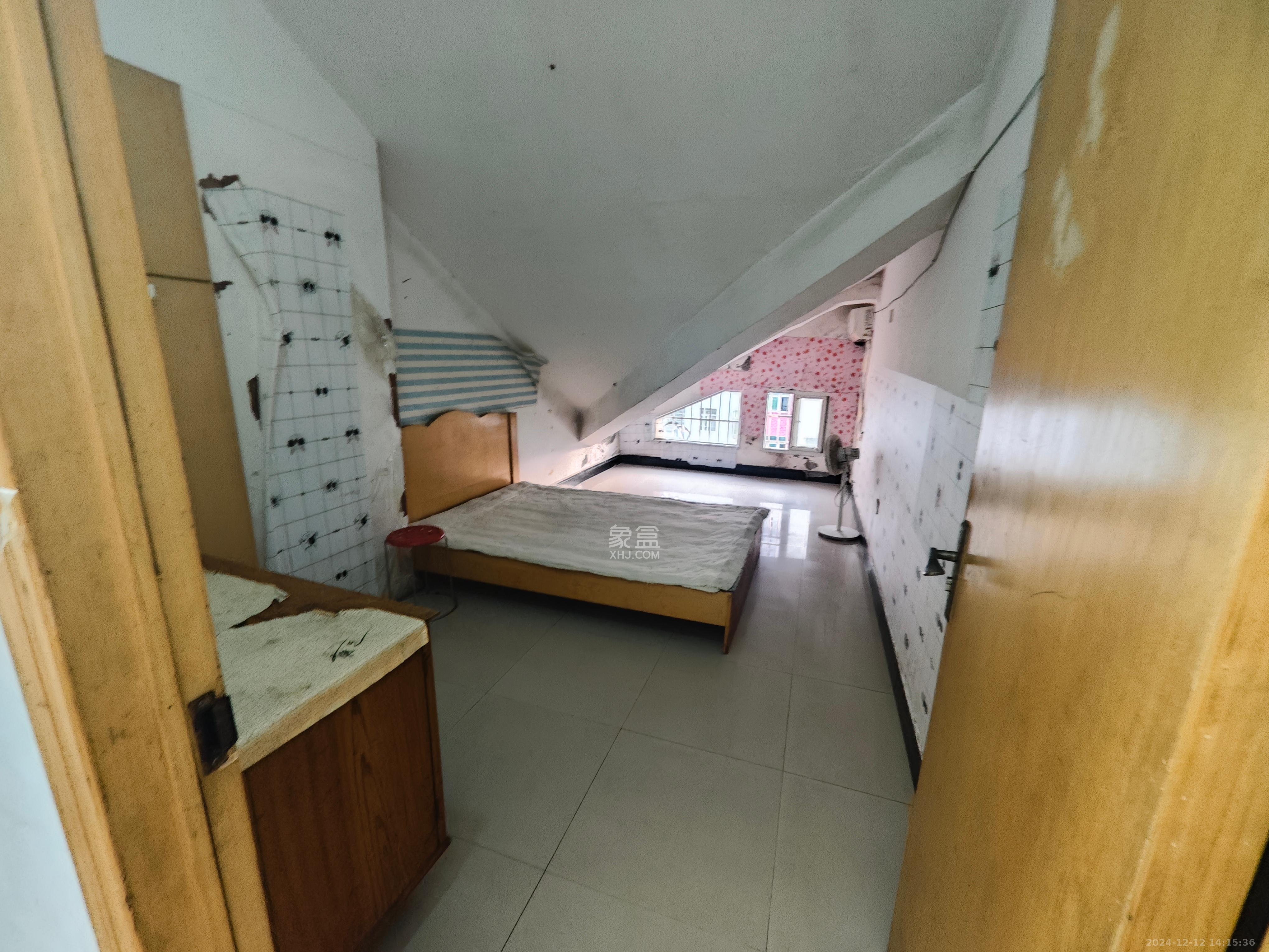 洞井一小区 1室1厅1卫 700.0元/月 洞井一小区 1室1厅1卫 700.0元/月室内图