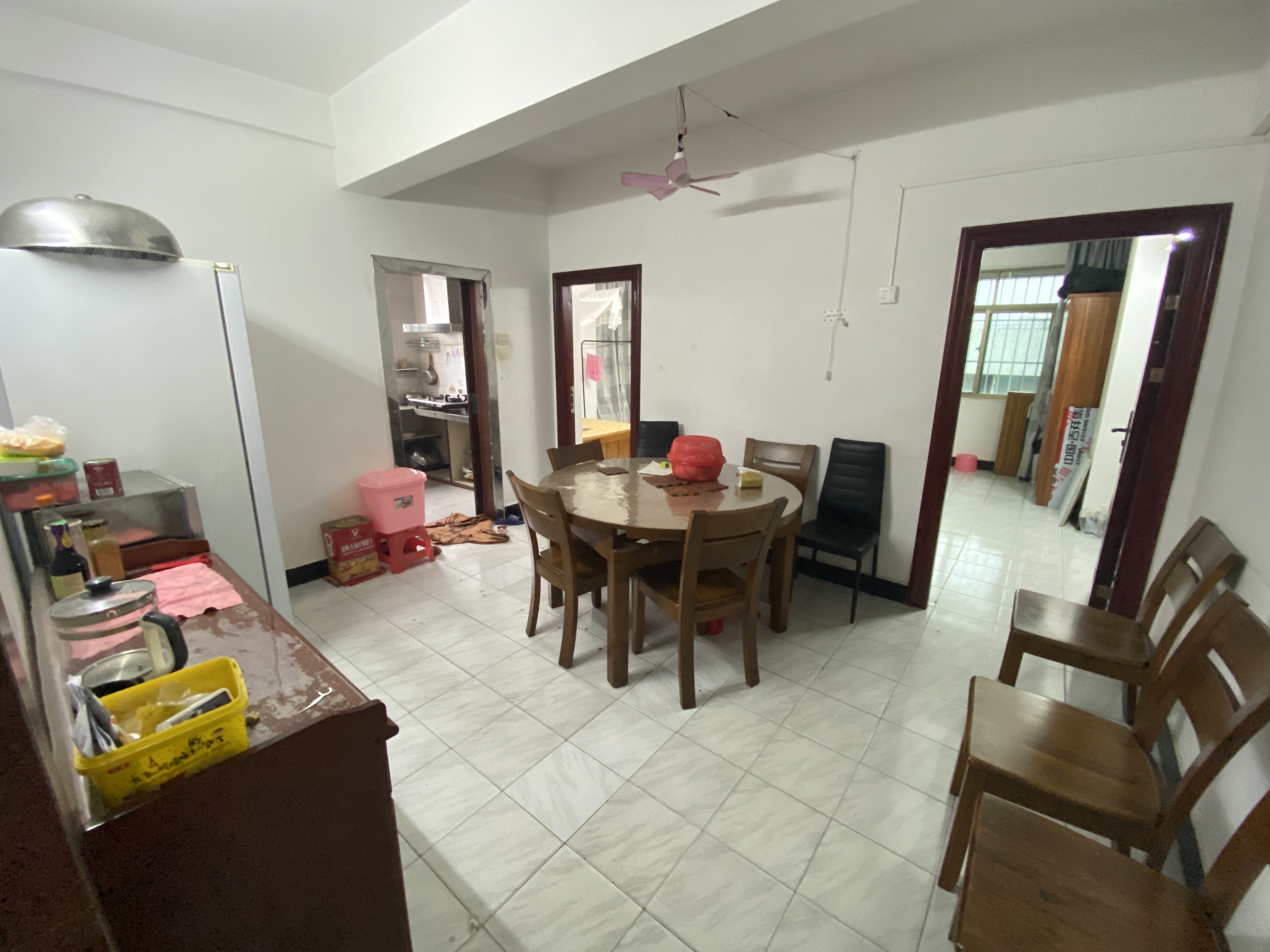 燕海大厦 3室2厅1卫 2000.0元/月 燕海大厦 3室2厅1卫 2000.0元/月室内图