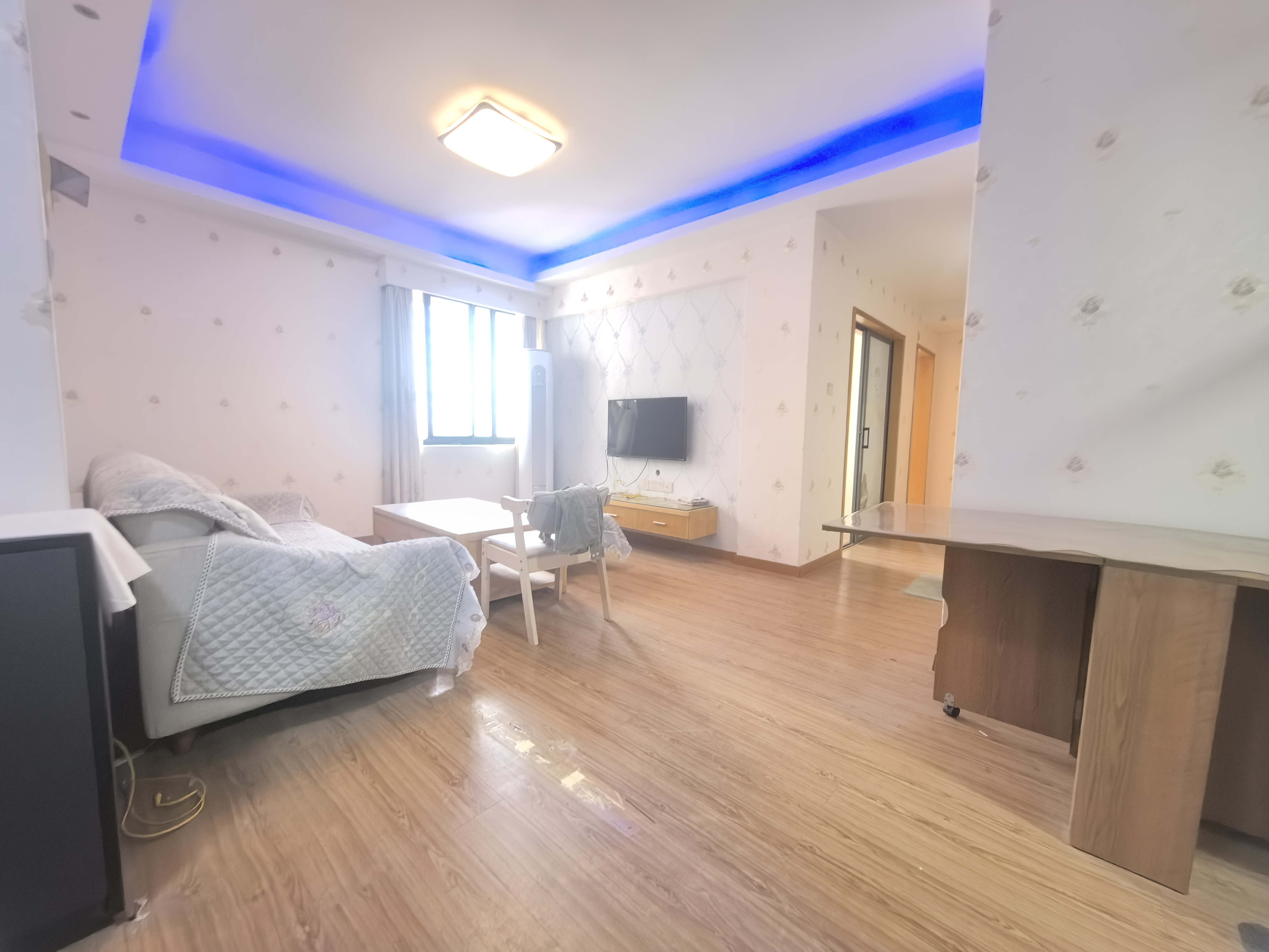 童话里 3室2厅1卫 1800.0元/月 童话里 3室2厅1卫 1800.0元/月室内图