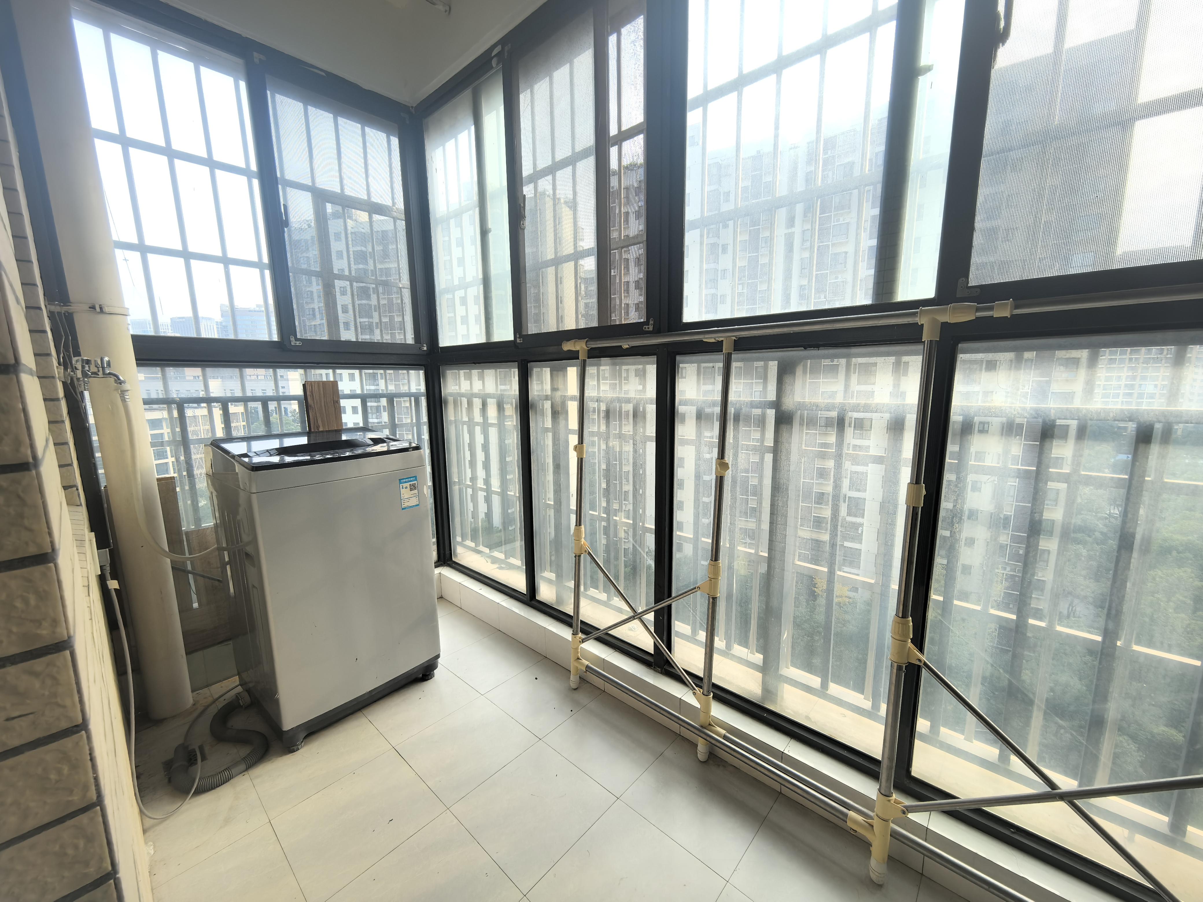 童话里 3室2厅1卫 1800.0元/月 童话里 3室2厅1卫 1800.0元/月室内图