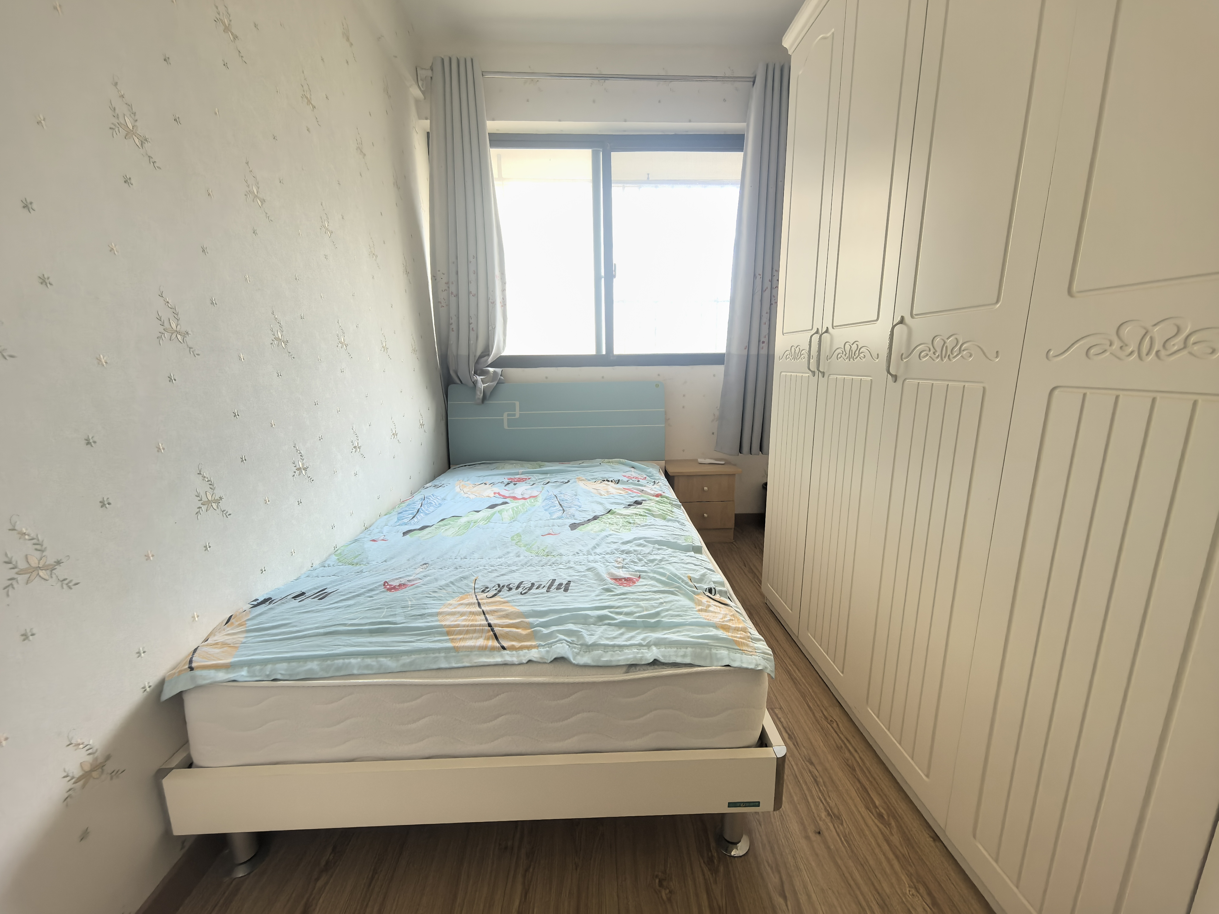 童话里 3室2厅1卫 1800.0元/月 童话里 3室2厅1卫 1800.0元/月室内图