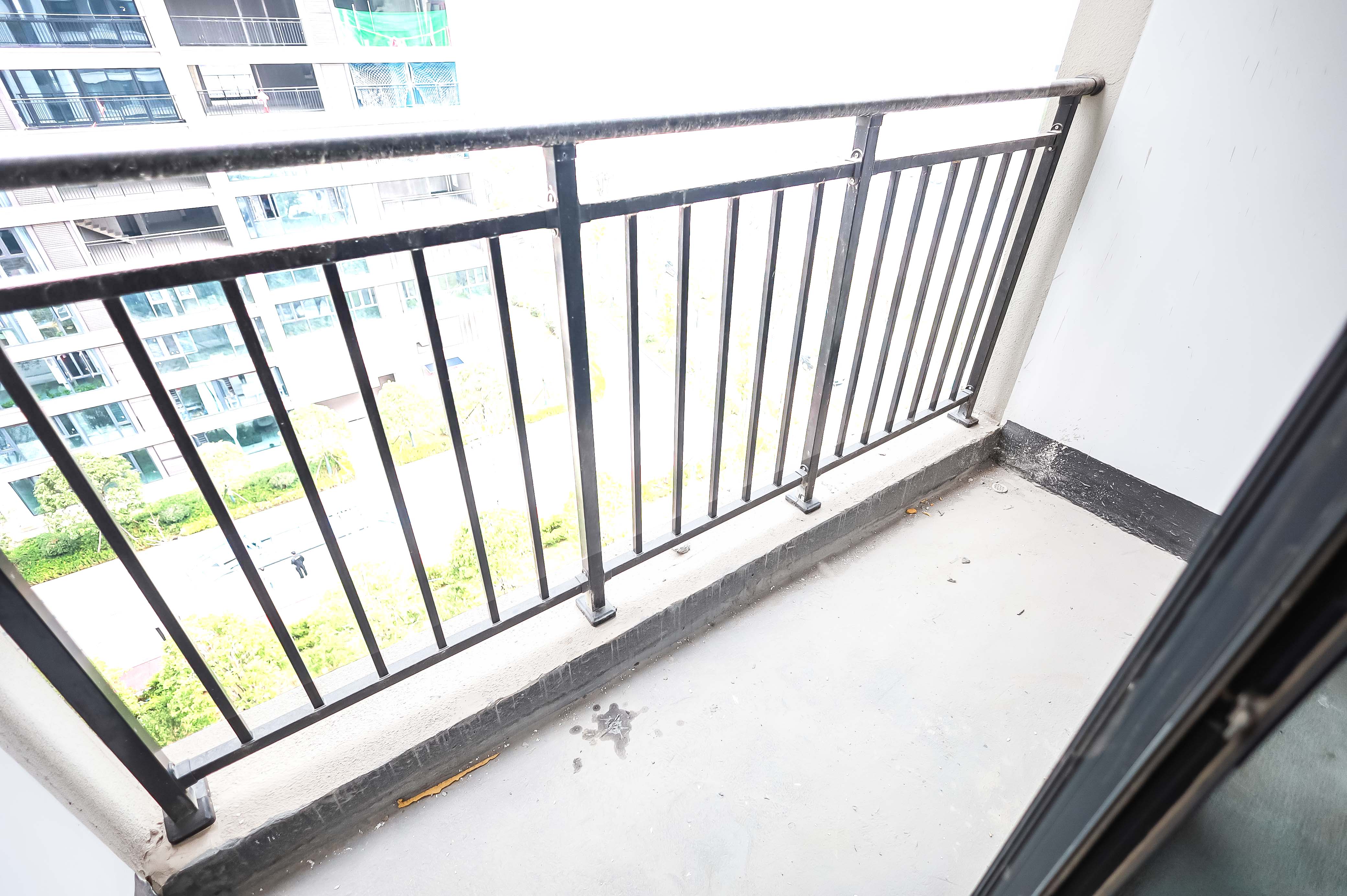 麓谷山湖郡  4室2厅2卫   155.00万阳台