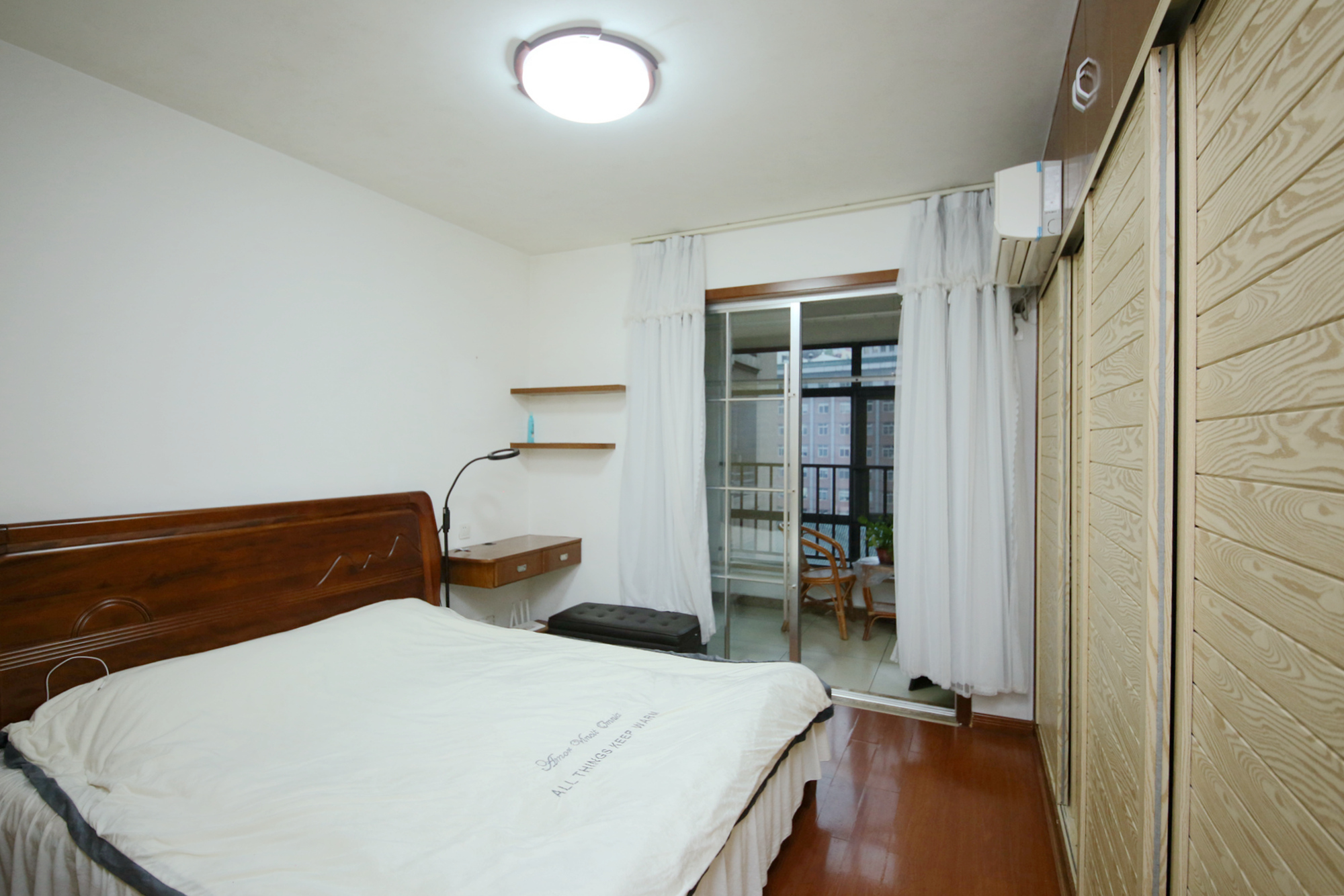 湘域城邦（湘域国际中心）  3室2厅2卫   238.00万卧室