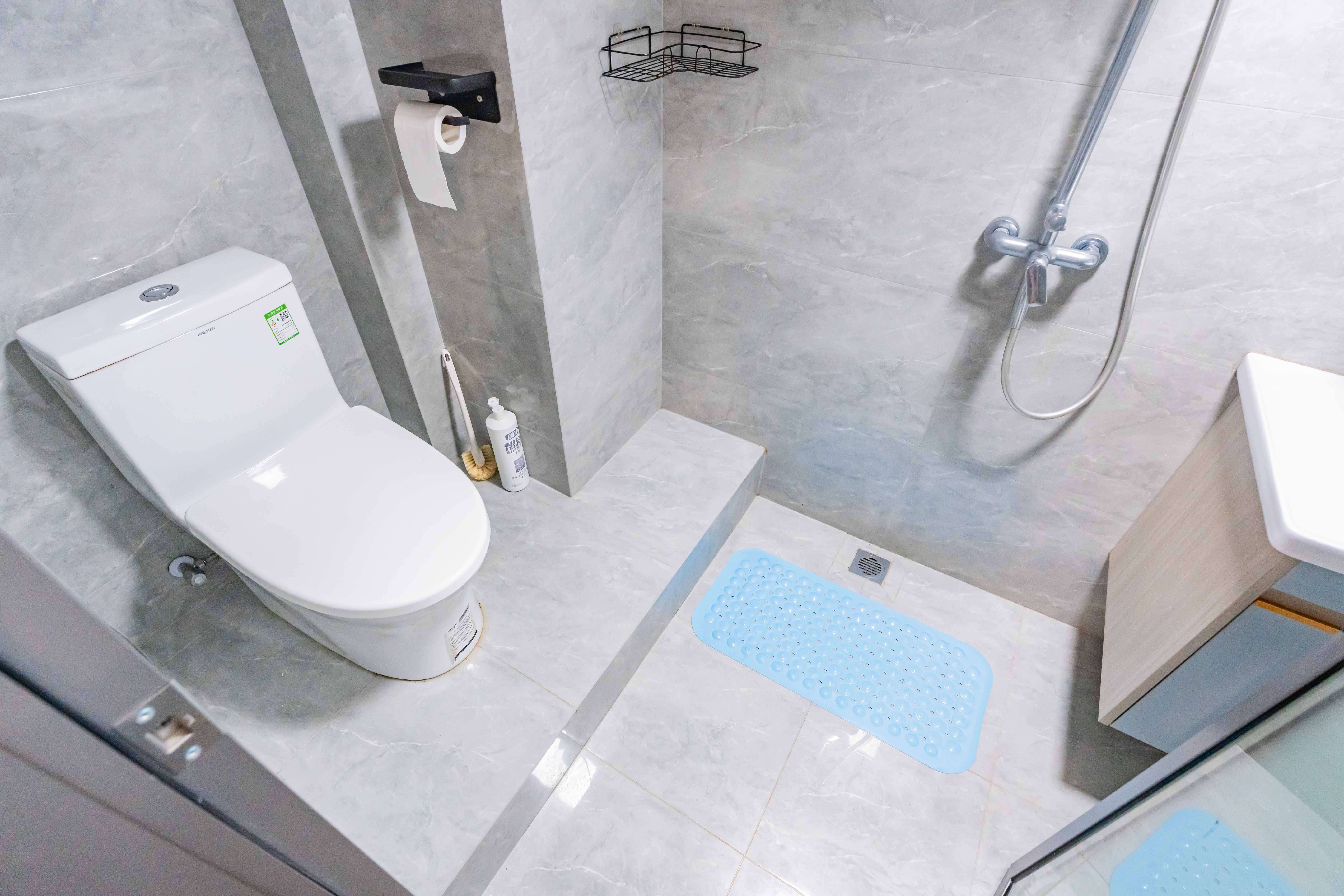 藏珑湖上公馆 1室1厅1卫 2500.0元/月 藏珑湖上公馆 1室1厅1卫 2500.0元/月室内图