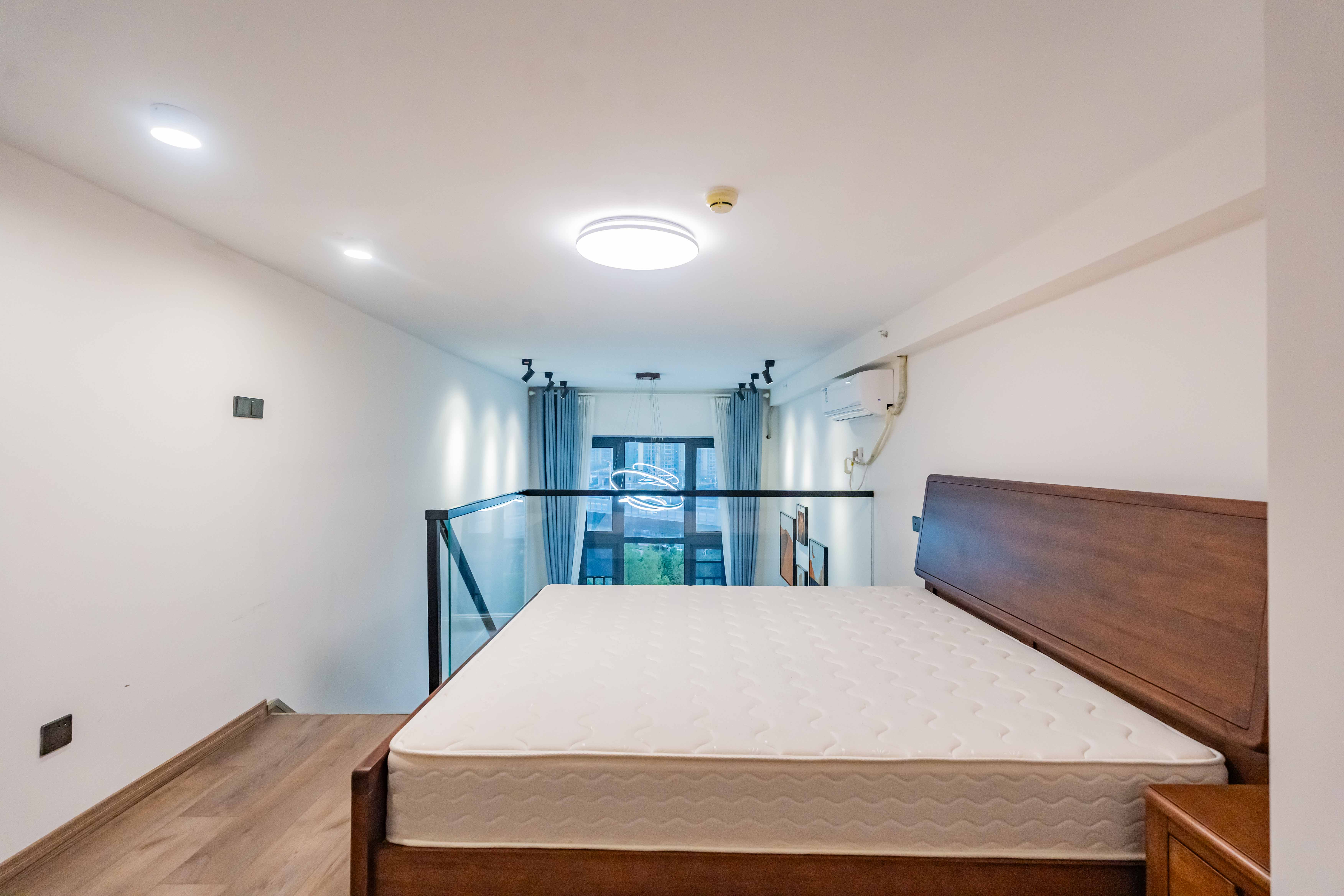 藏珑湖上公馆 1室1厅1卫 2500.0元/月 藏珑湖上公馆 1室1厅1卫 2500.0元/月室内图