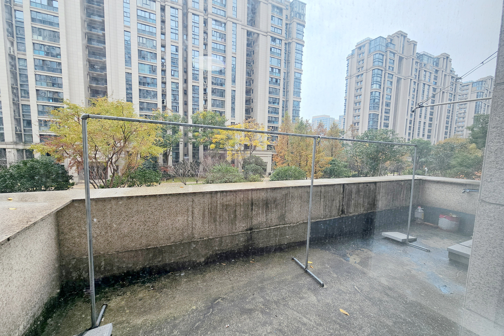 明昇壹城（明昇时代广场）一期  3室2厅1卫   168.00万阳台
