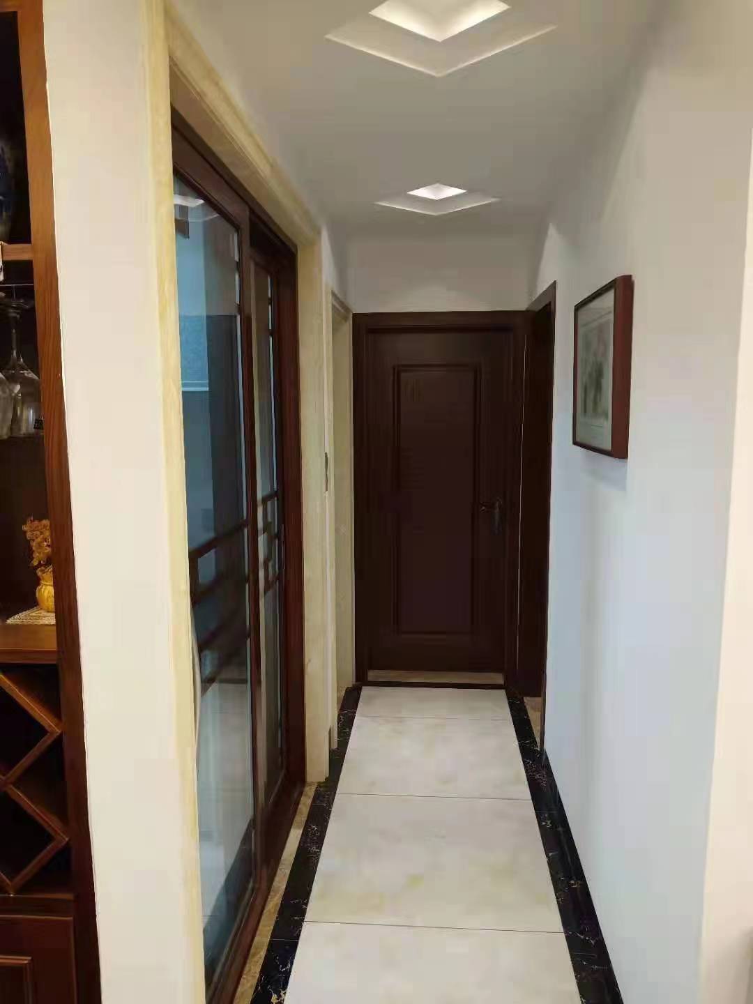 华新苑 3室2厅1卫 2400.0元/月 华新苑 3室2厅1卫 2400.0元/月室内图