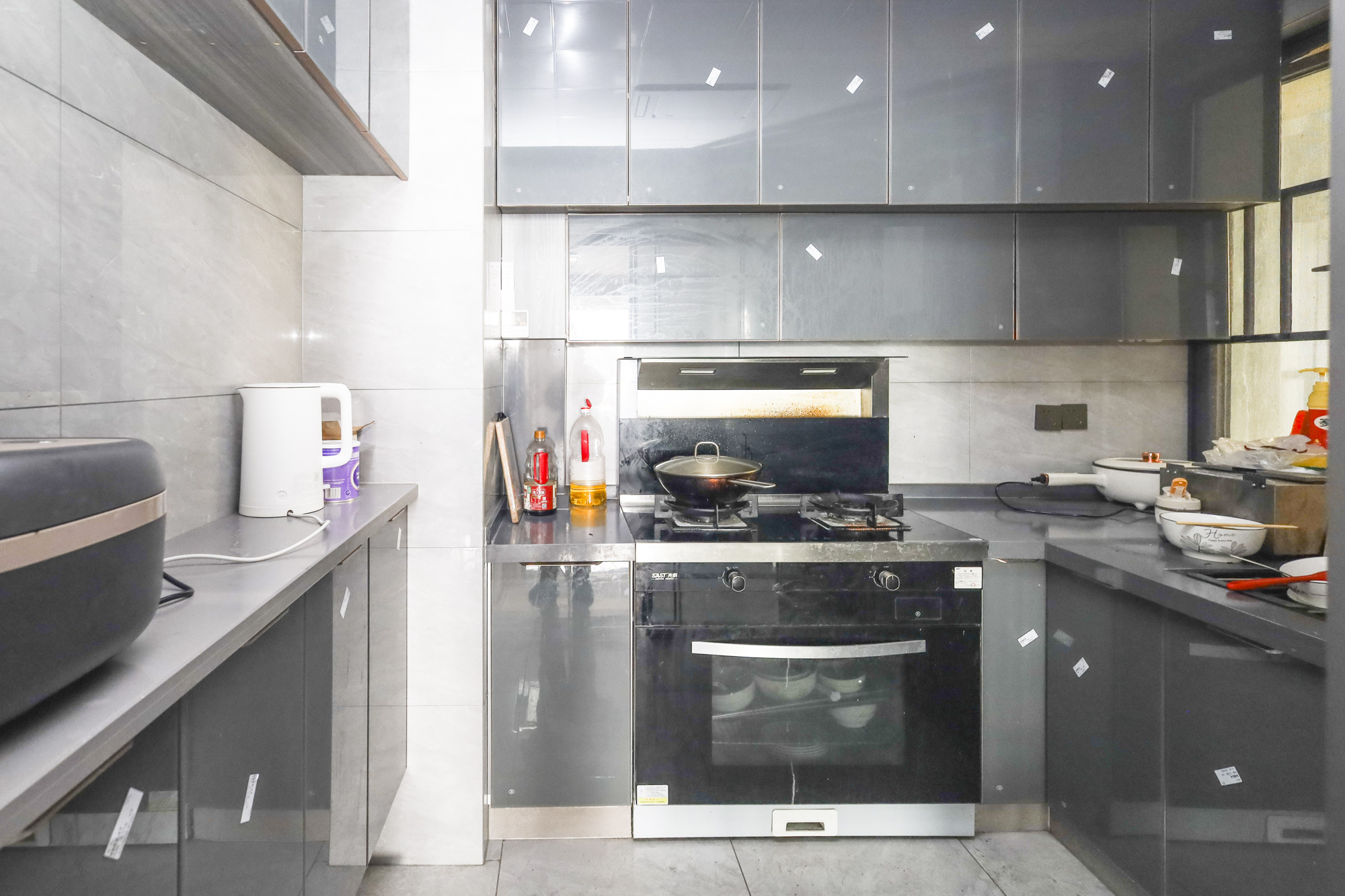 南璟滨江书苑 4室2厅2卫 85.0万 南璟滨江书苑 4室2厅2卫 85.0万厨房