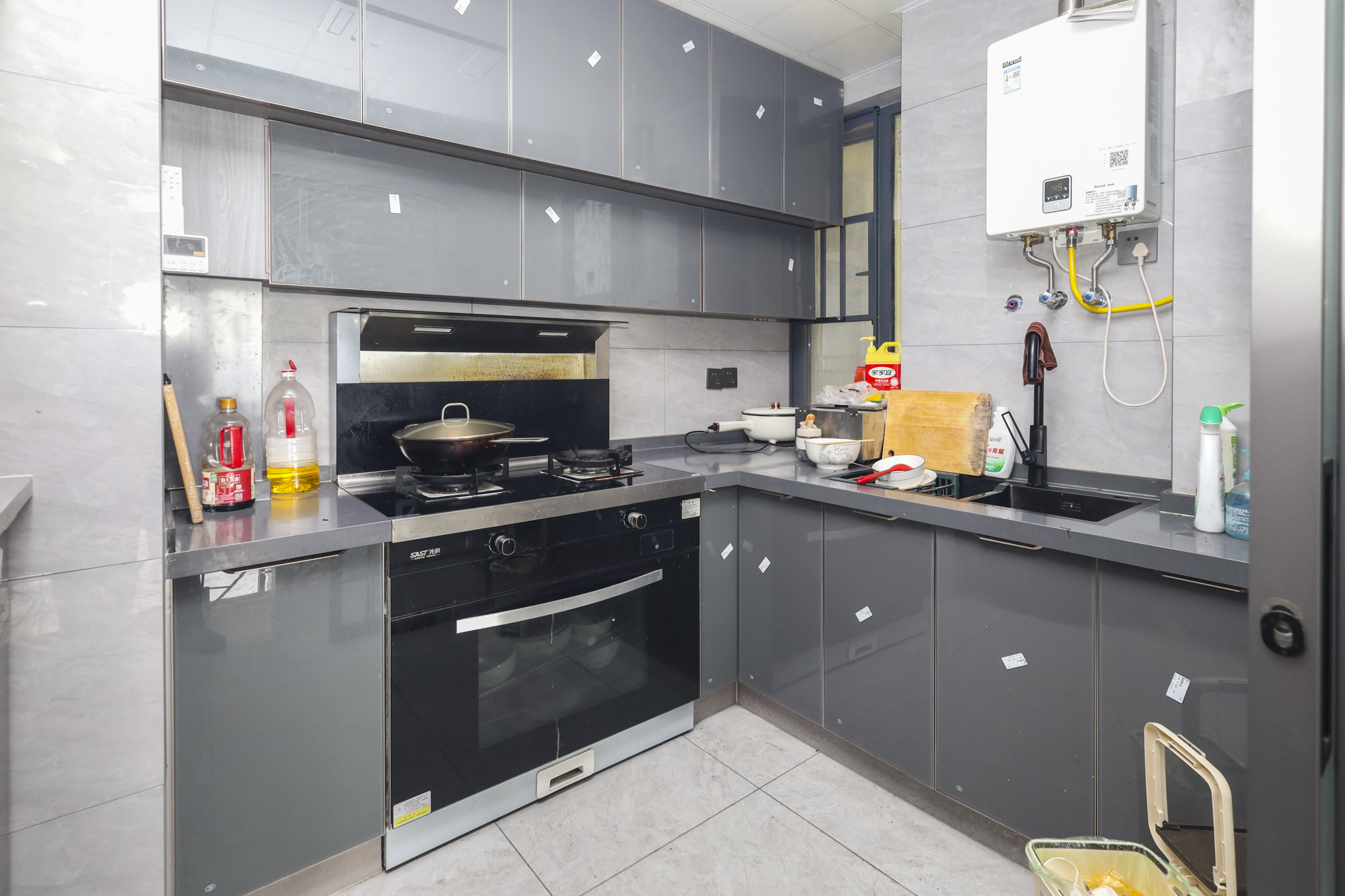 南璟滨江书苑 4室2厅2卫 85.0万 南璟滨江书苑 4室2厅2卫 85.0万厨房