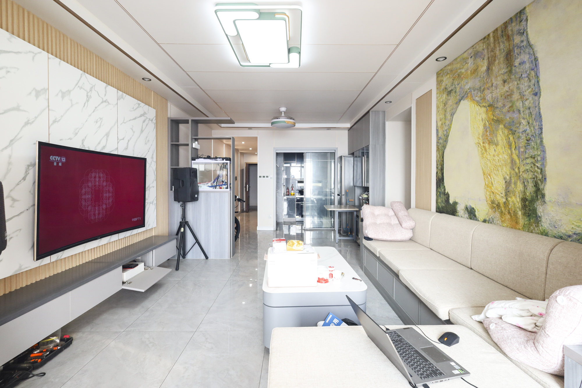 南璟滨江书苑 4室2厅2卫 85.0万 南璟滨江书苑 4室2厅2卫 85.0万客厅