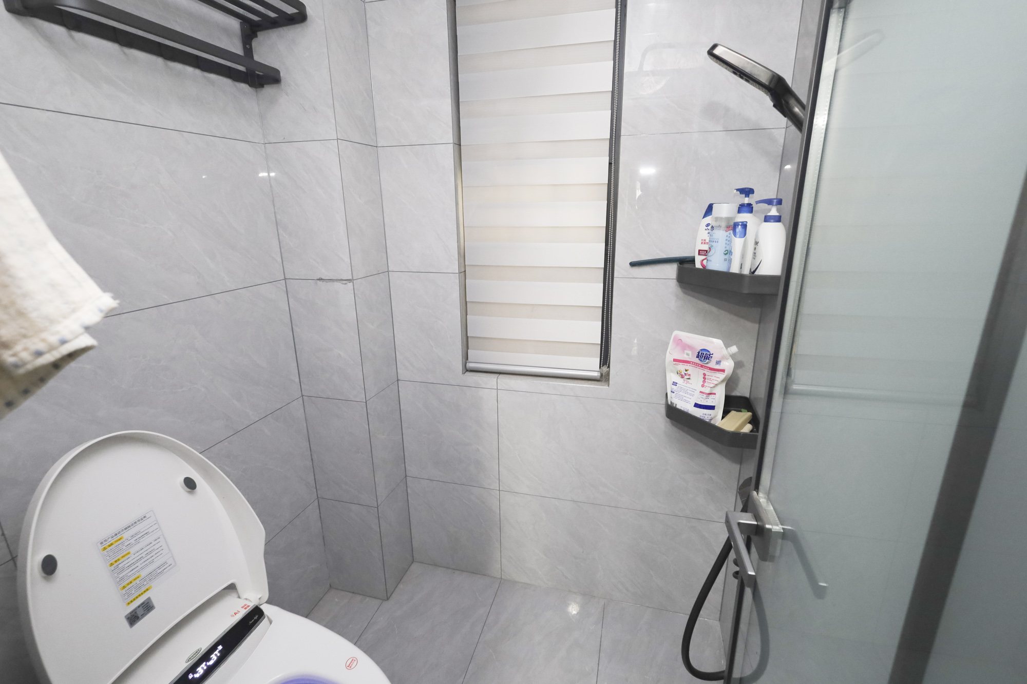 南璟滨江书苑 4室2厅2卫 85.0万 南璟滨江书苑 4室2厅2卫 85.0万卫生间