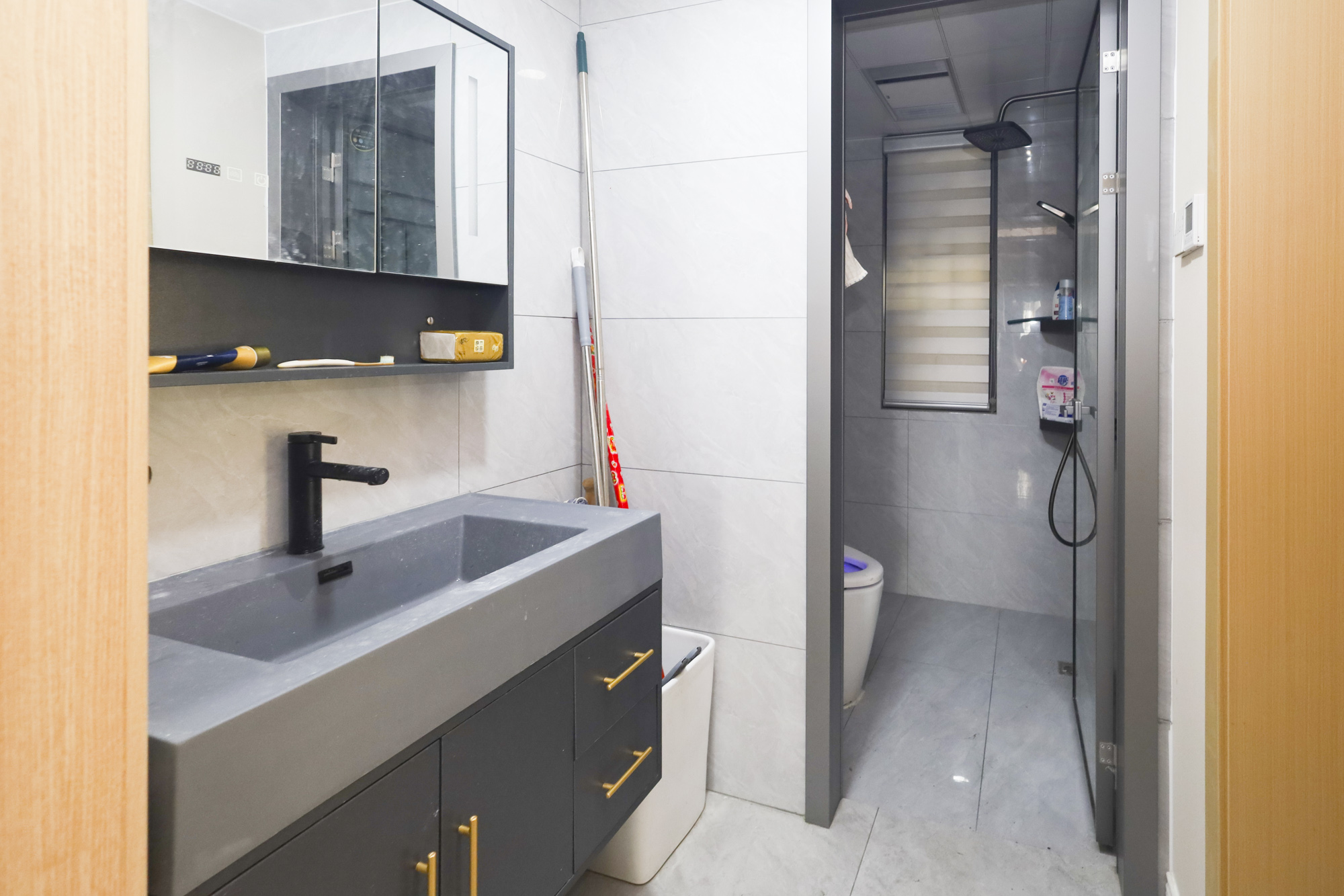 南璟滨江书苑 4室2厅2卫 85.0万 南璟滨江书苑 4室2厅2卫 85.0万卫生间