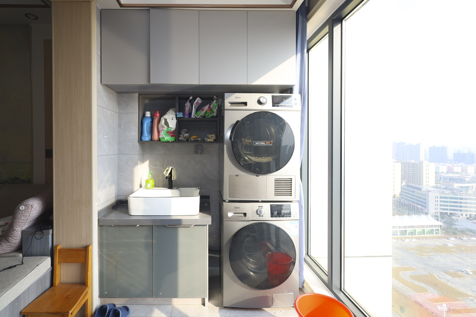 南璟滨江书苑 4室2厅2卫 85.0万 南璟滨江书苑 4室2厅2卫 85.0万阳台