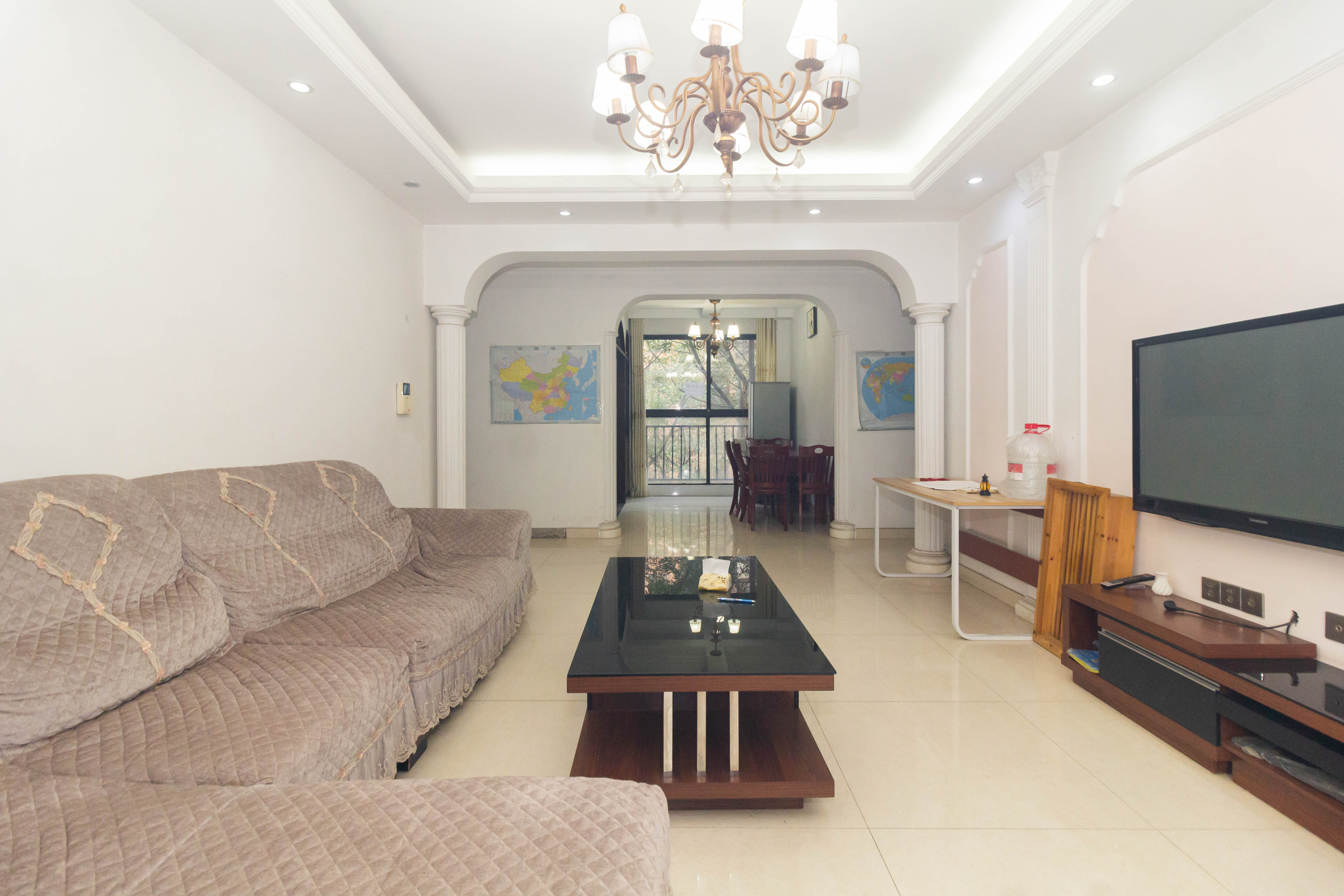 康桥长郡 4室2厅2卫 85.8万 康桥长郡 4室2厅2卫 85.8万客厅