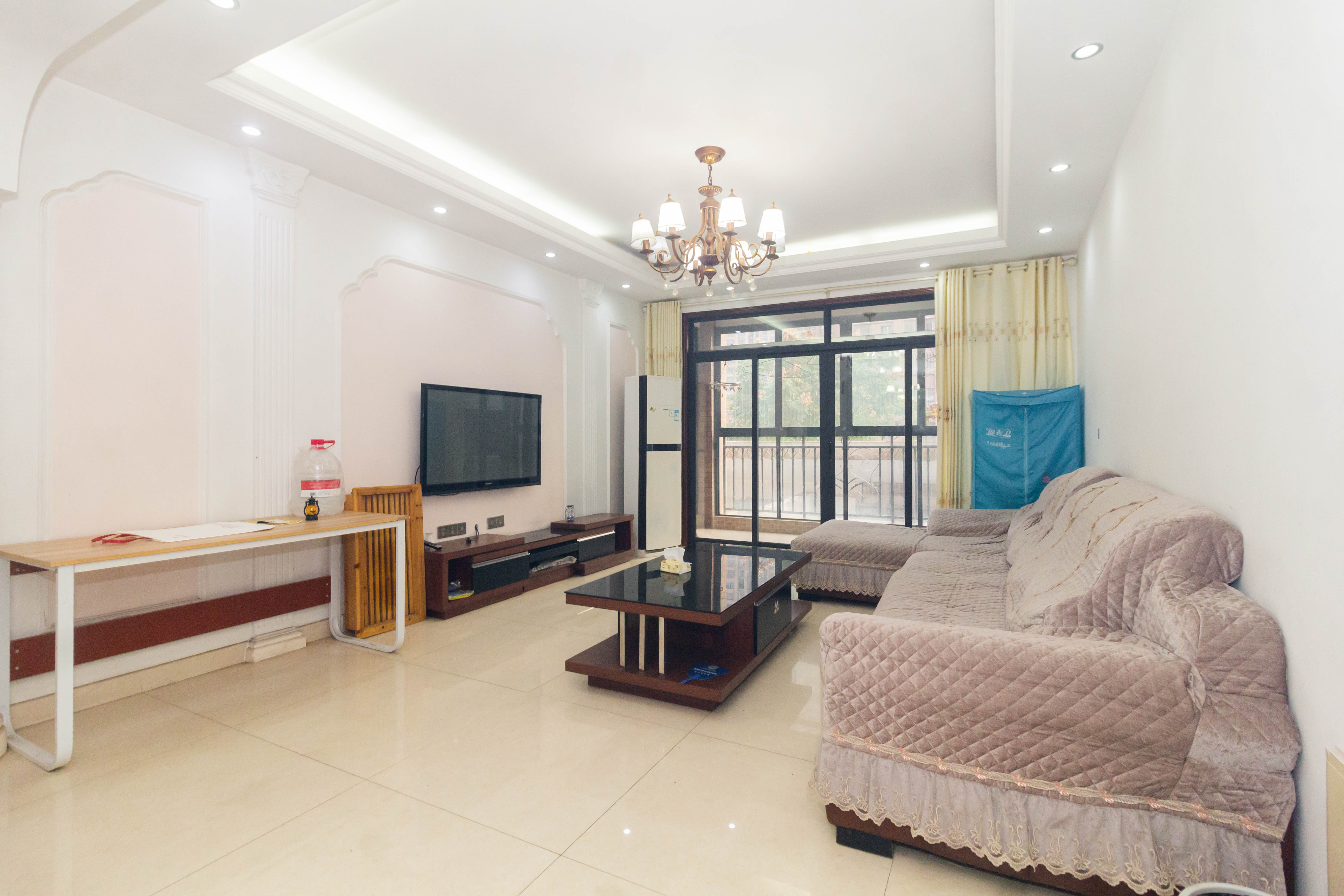 康桥长郡 4室2厅2卫 85.8万 康桥长郡 4室2厅2卫 85.8万客厅