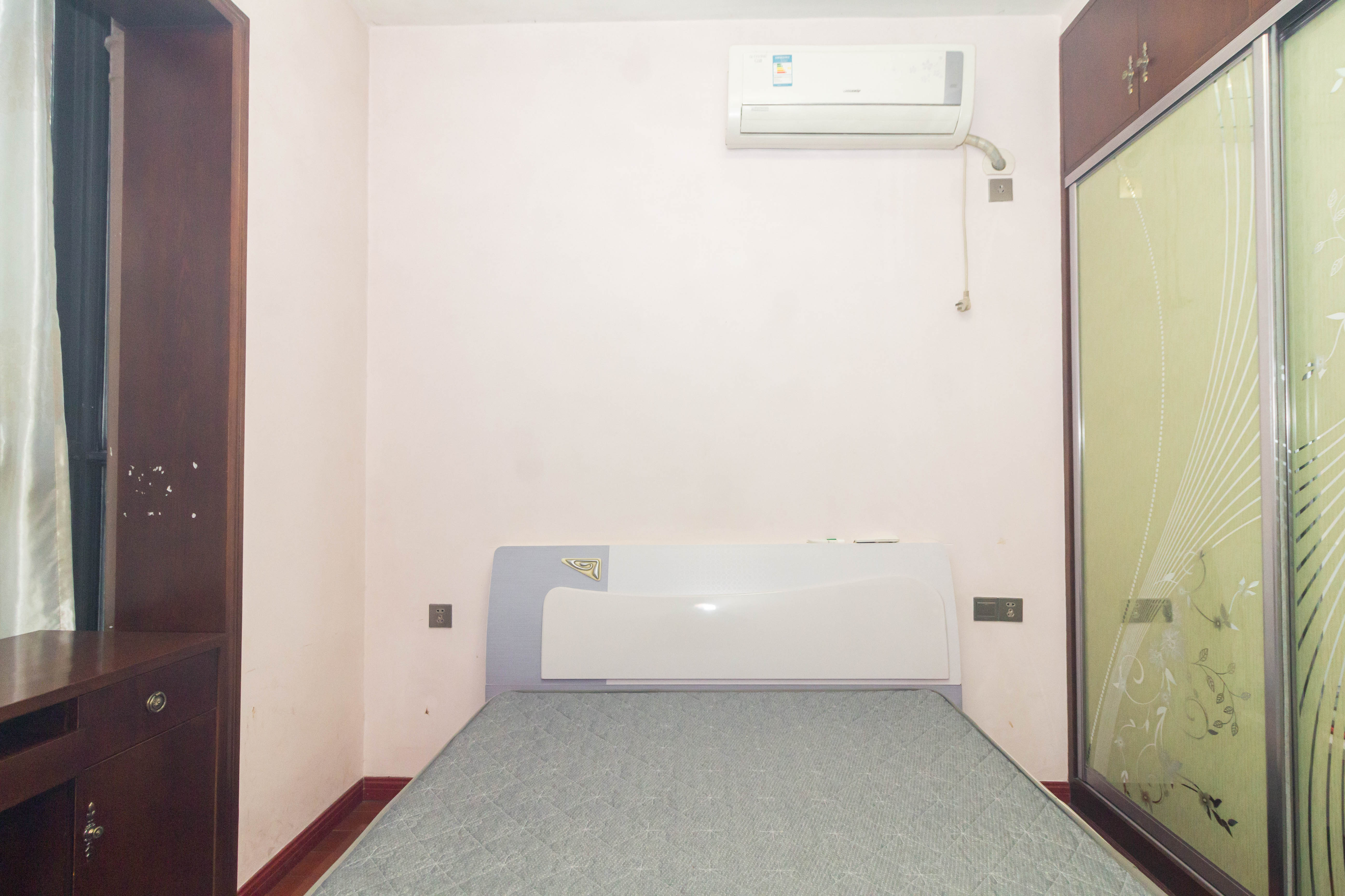 康桥长郡 4室2厅2卫 85.8万 康桥长郡 4室2厅2卫 85.8万卧室