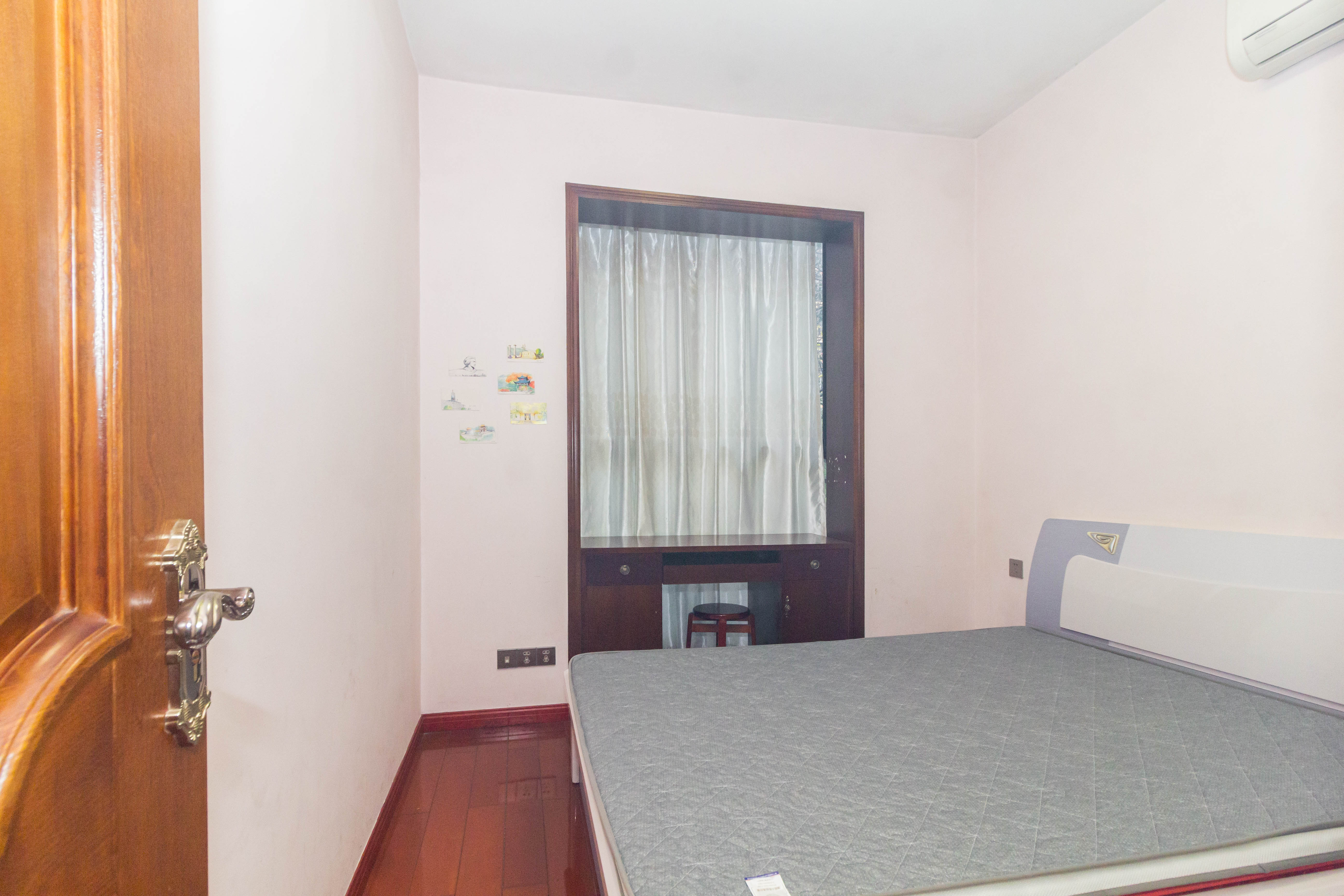 康桥长郡 4室2厅2卫 85.8万 康桥长郡 4室2厅2卫 85.8万卧室