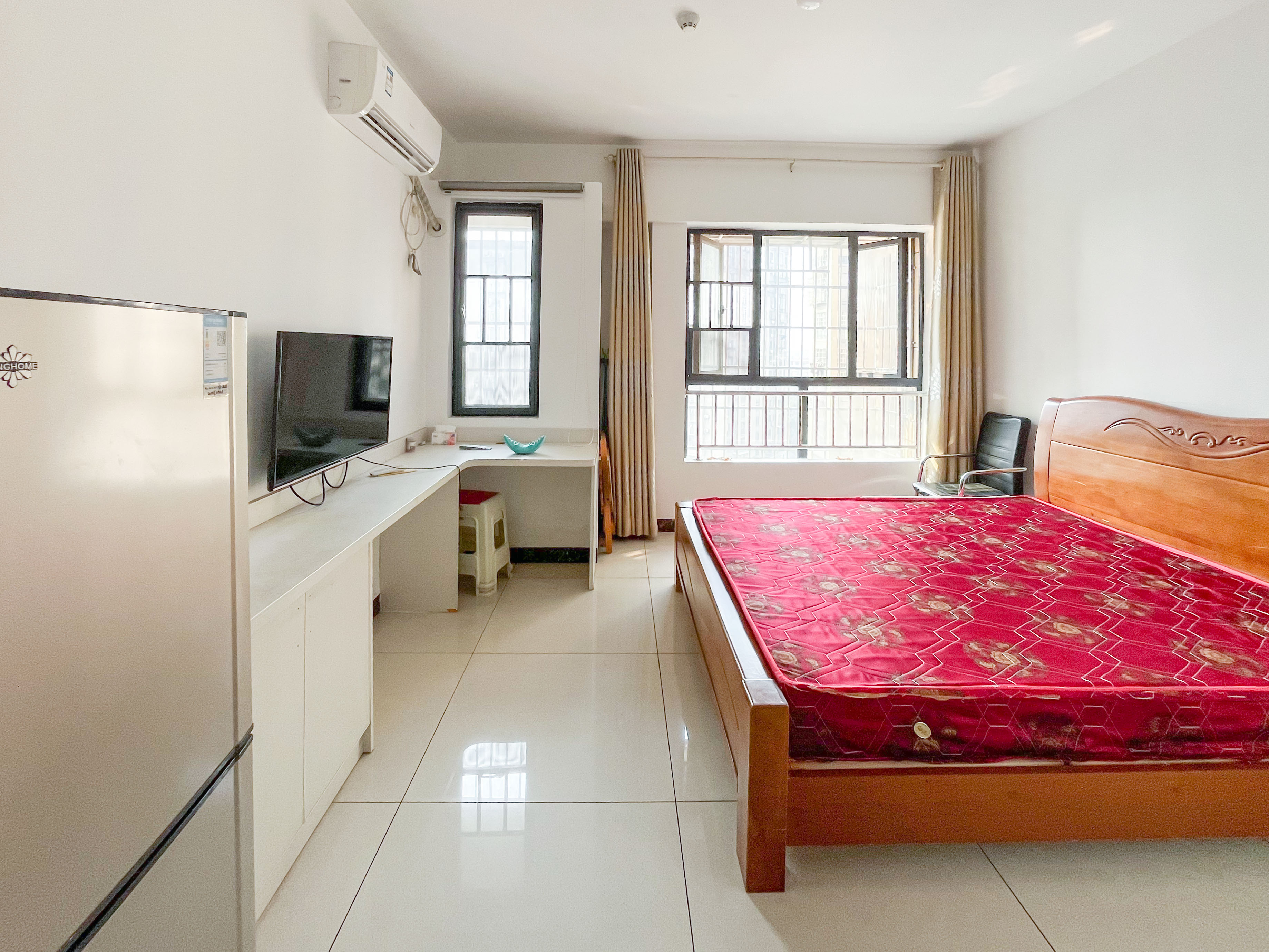 华远金科港国际城 1室1厅1卫 19.6万 华远金科港国际城 1室1厅1卫 19.6万客厅