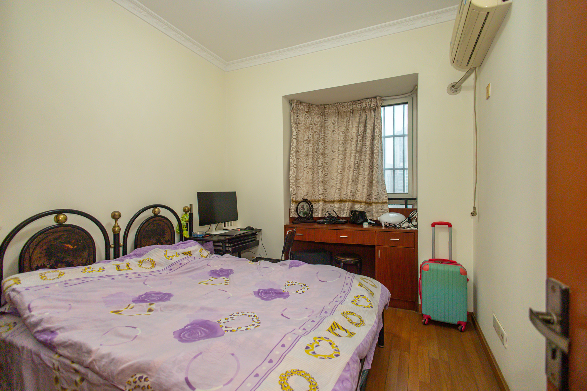 幸福洋房  3室2厅2卫    69.0万 幸福洋房  3室2厅2卫    69.0万卧室