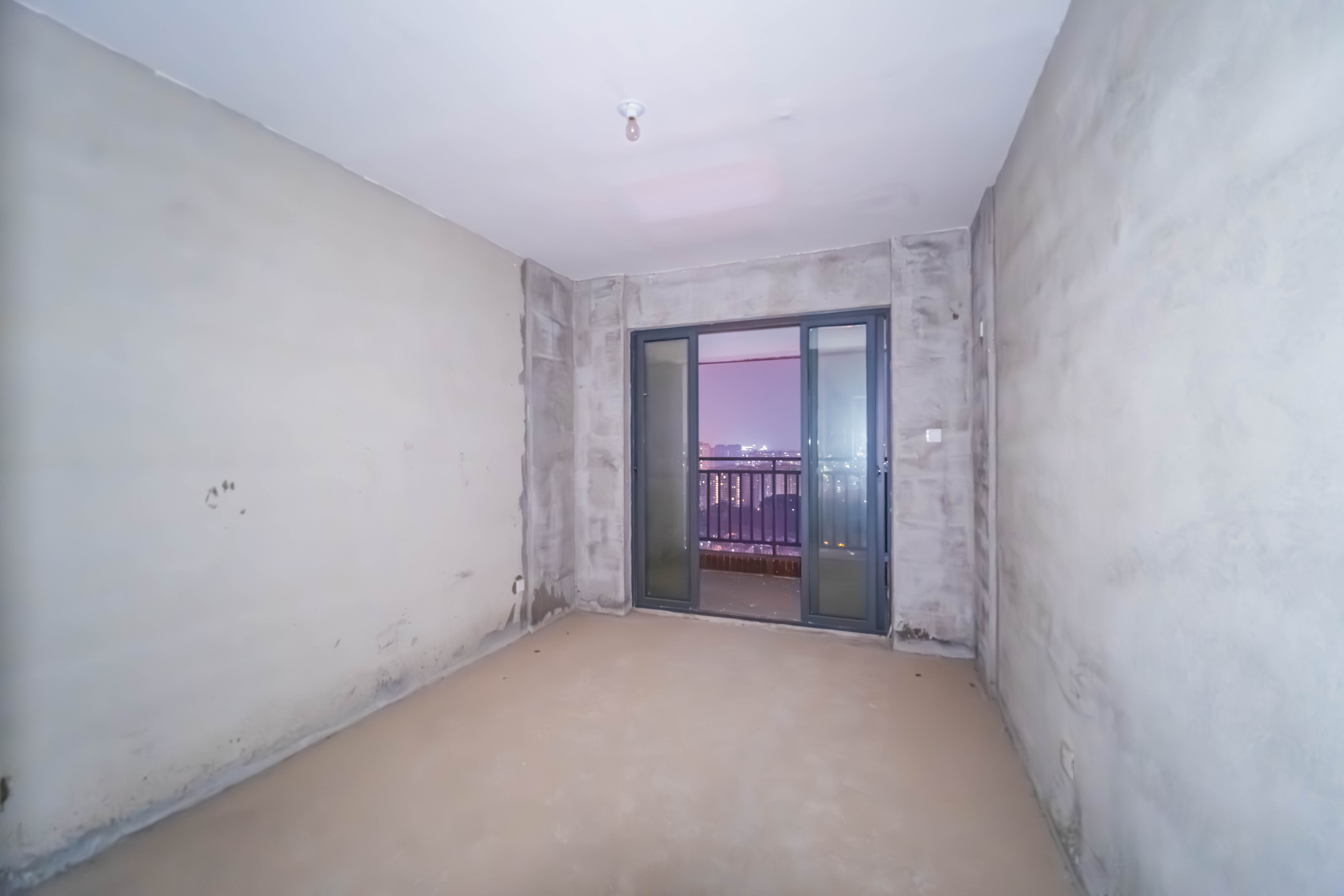 半山壹号  3室2厅2卫    130.0万其他