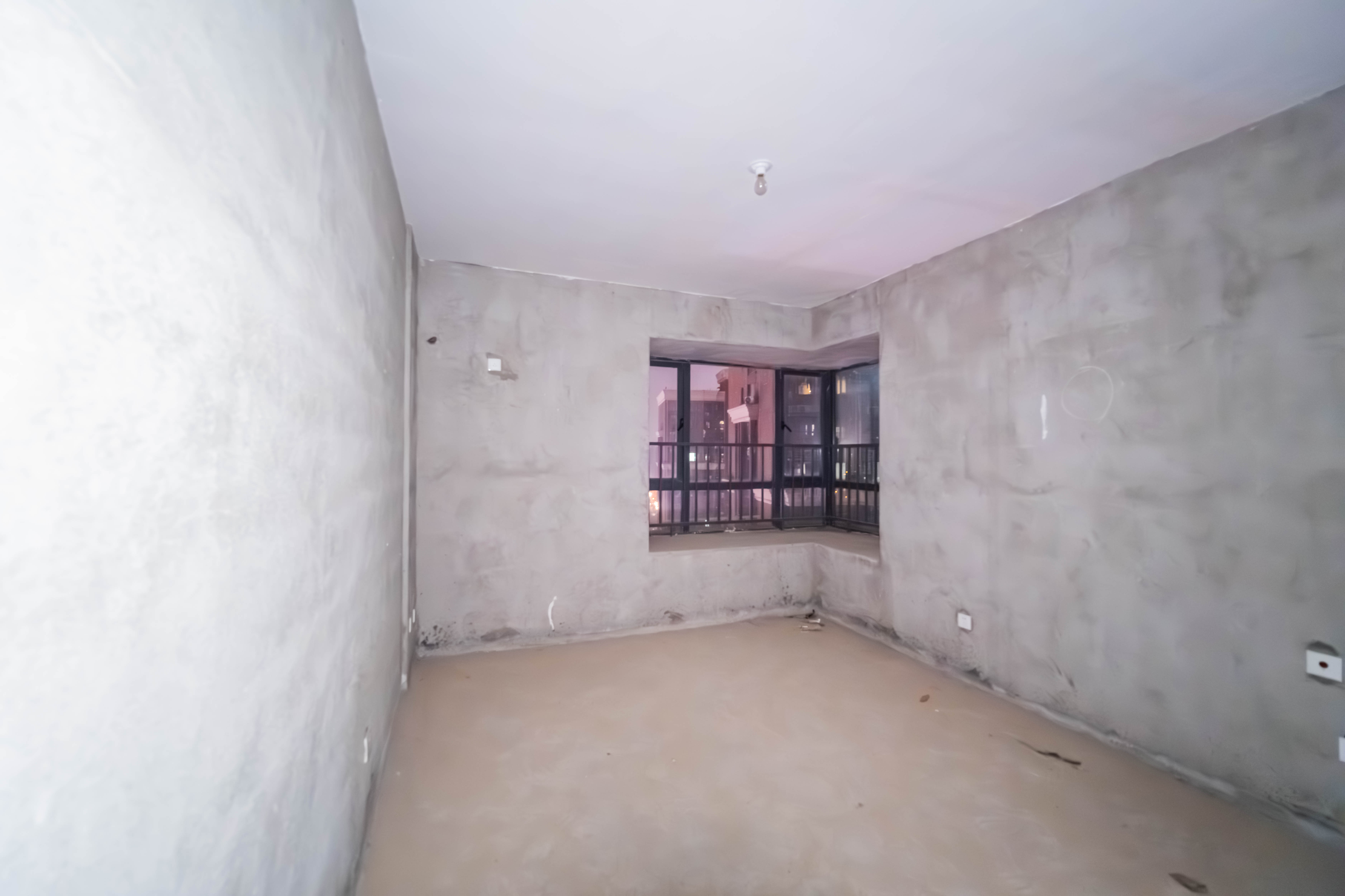 半山壹号  3室2厅2卫    130.0万其他