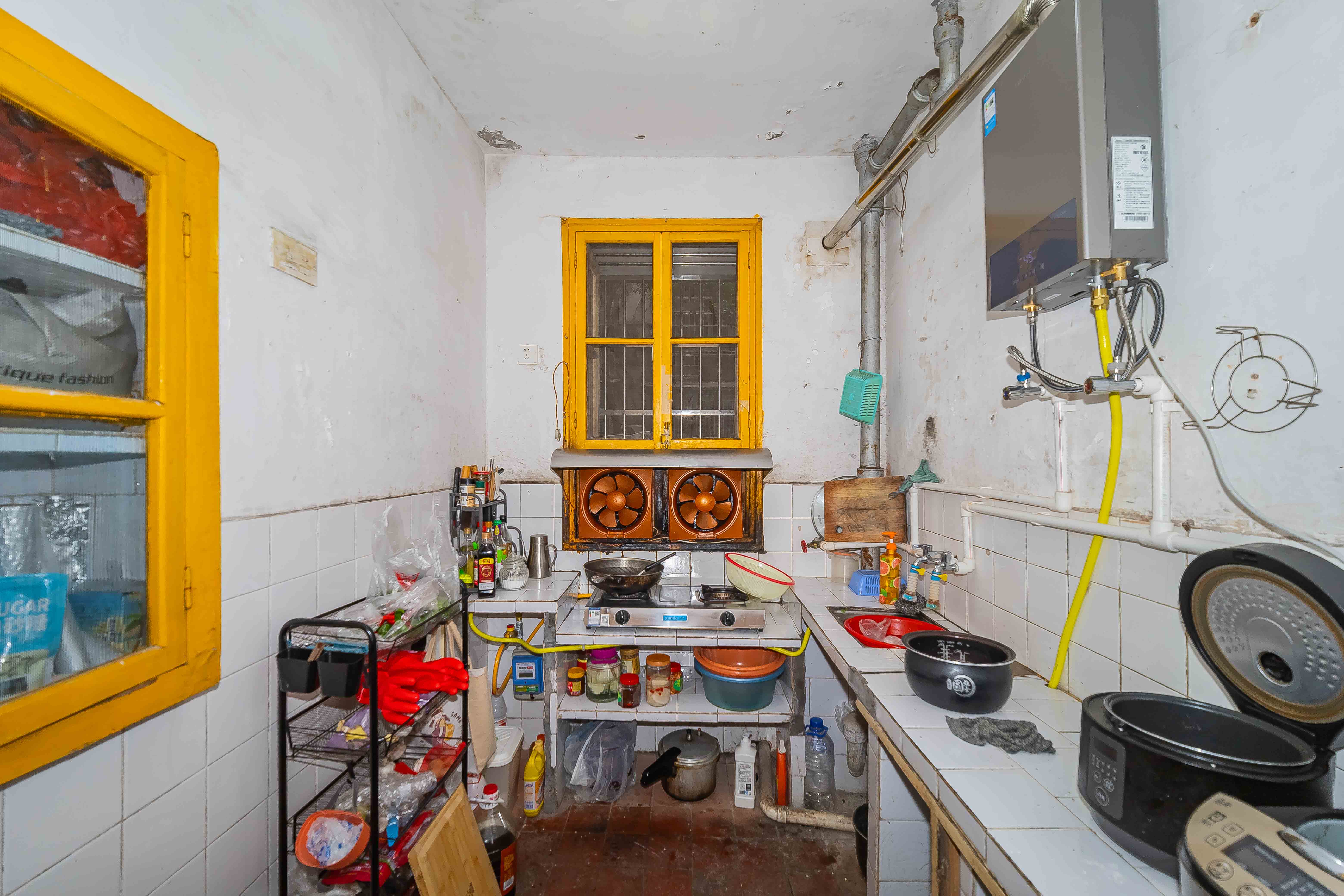 天心区政府机关宿舍(燕子岭正街17栋)  2室2厅1卫    50.0万 天心区政府机关宿舍(燕子岭正街17栋)  2室2厅1卫    50.0万厨房