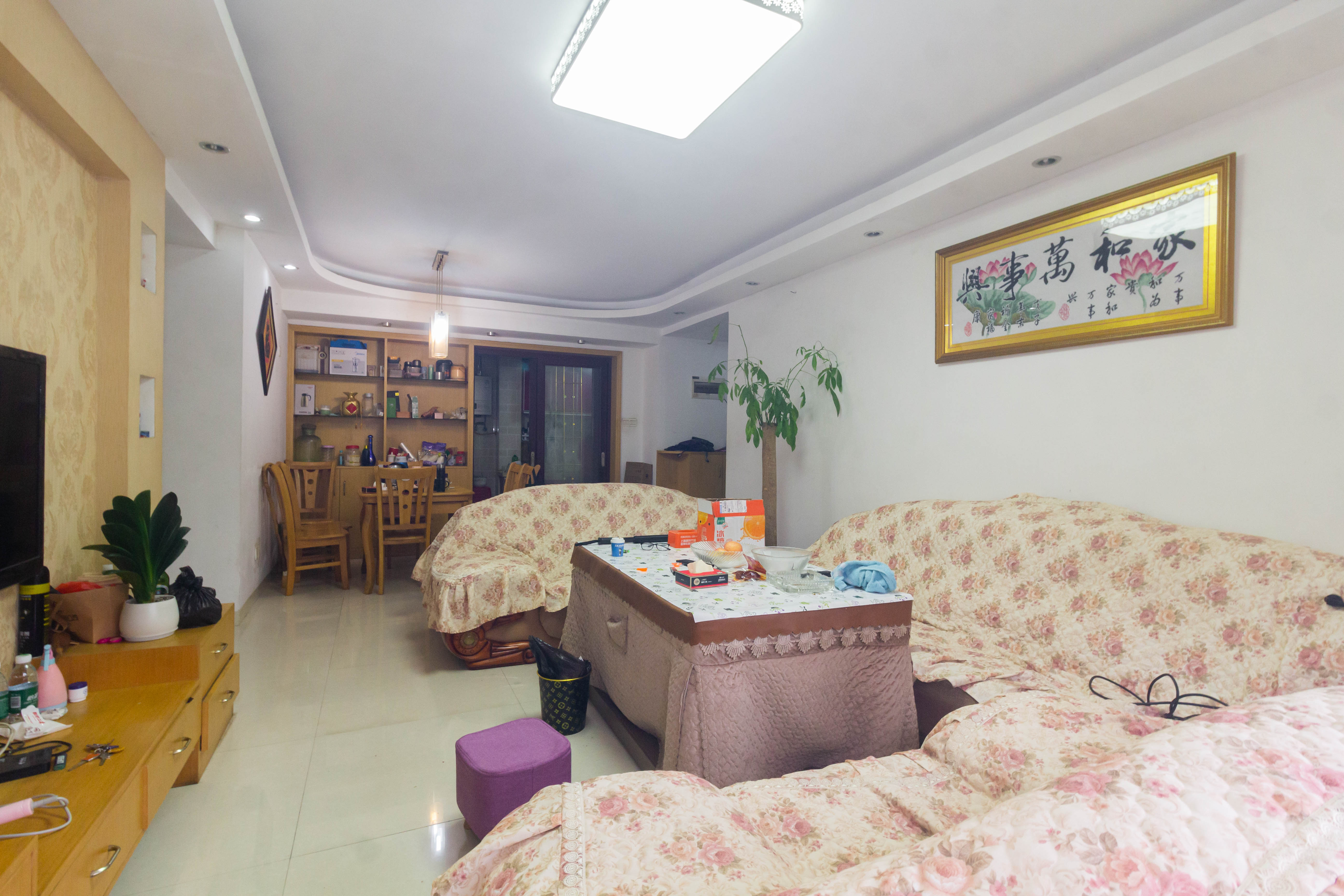 方略潇邦  4室2厅1卫    65.0万 方略潇邦  4室2厅1卫    65.0万客厅