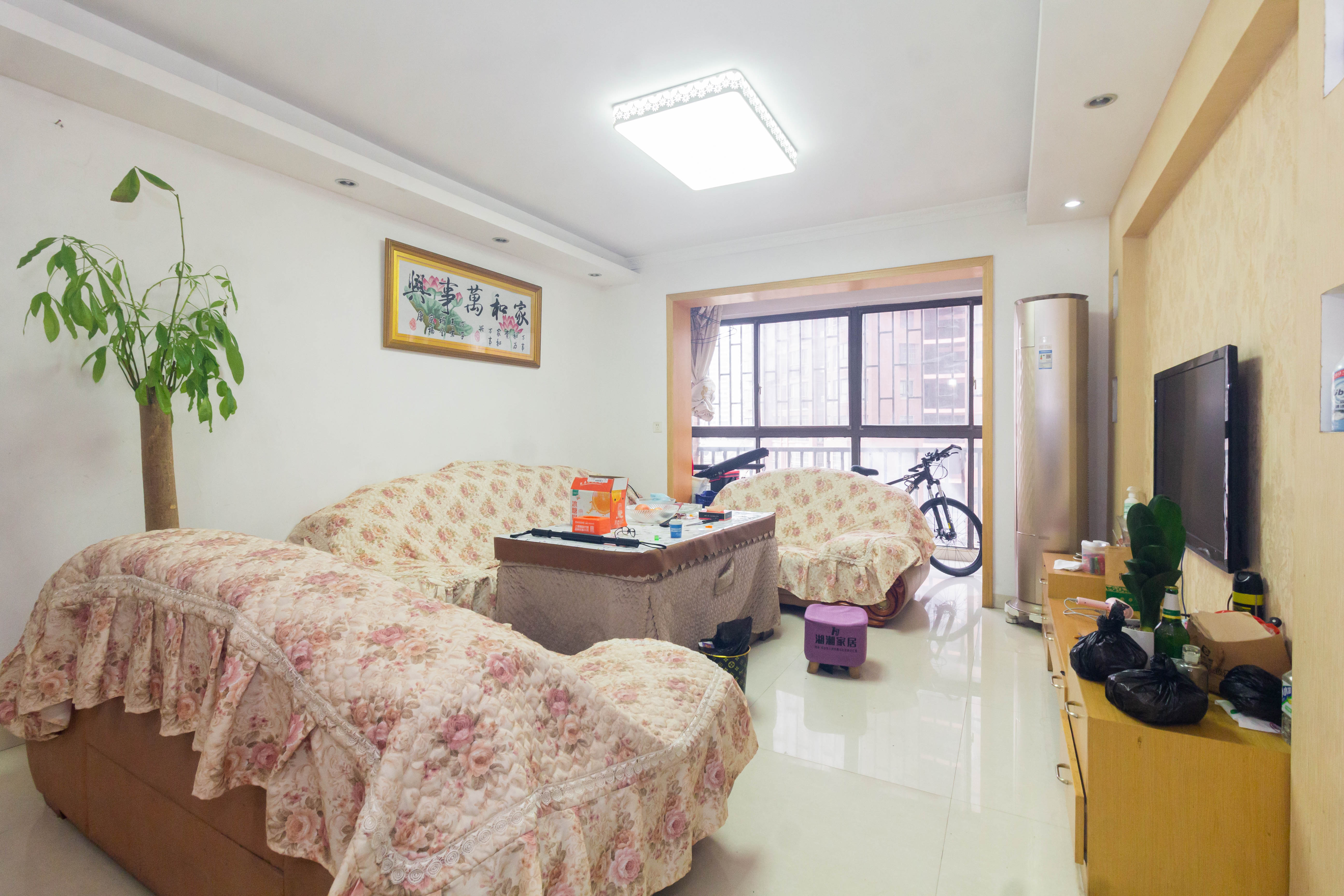 方略潇邦  4室2厅1卫    65.0万 方略潇邦  4室2厅1卫    65.0万客厅