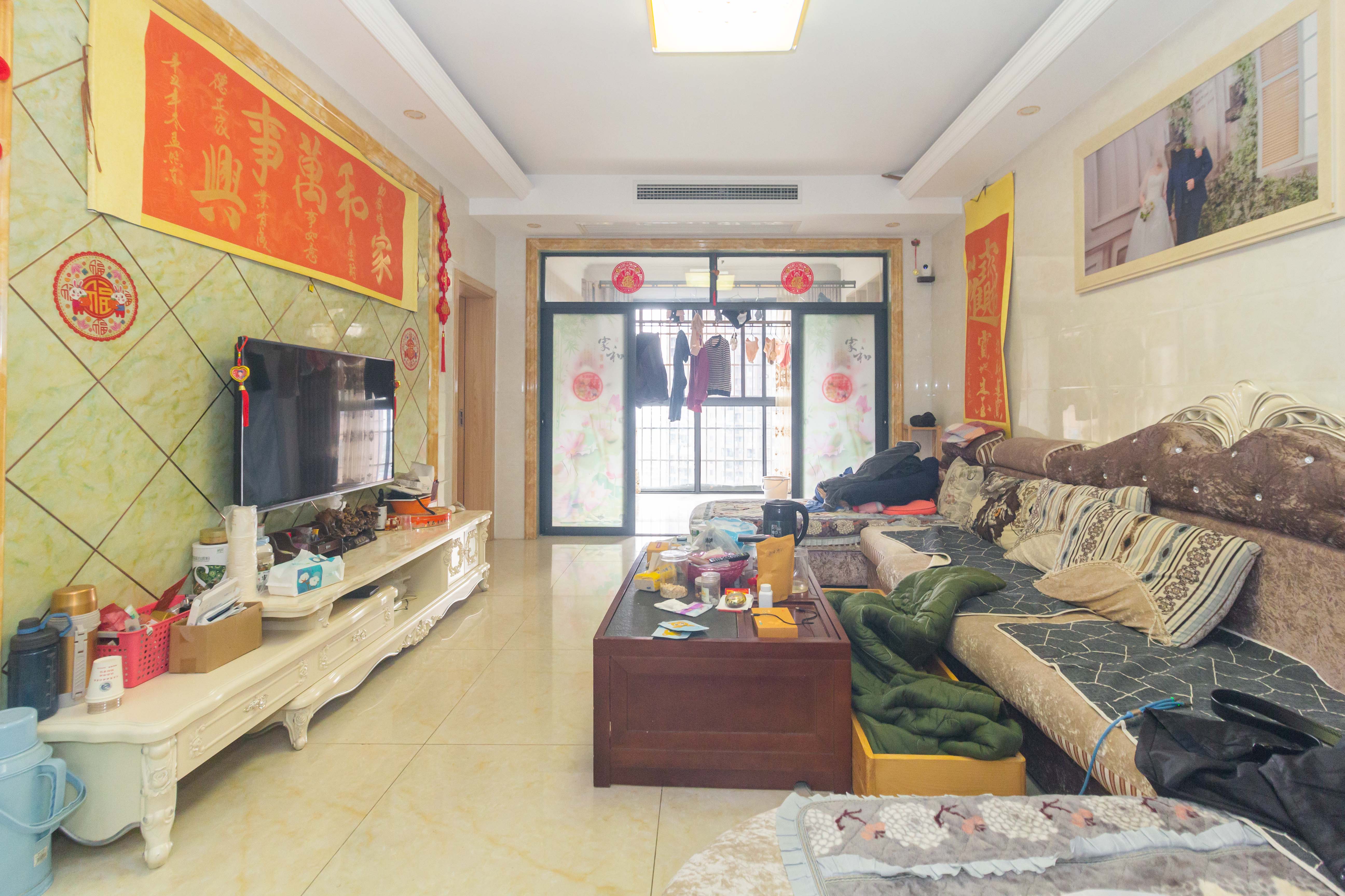 紫华郡  3室2厅1卫    59.8万 紫华郡  3室2厅1卫    59.8万客厅