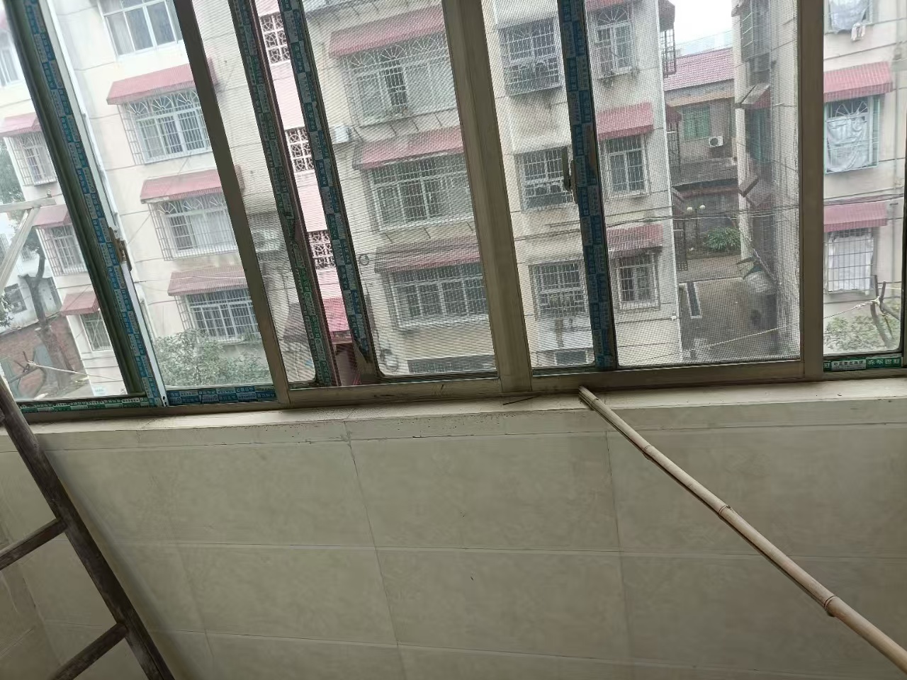 建设银行单位房(海棠社区朝富巷1号)  2室1厅1卫    1200.0元/月 建设银行单位房(海棠社区朝富巷1号)  2室1厅1卫    1200.0元/月室内图