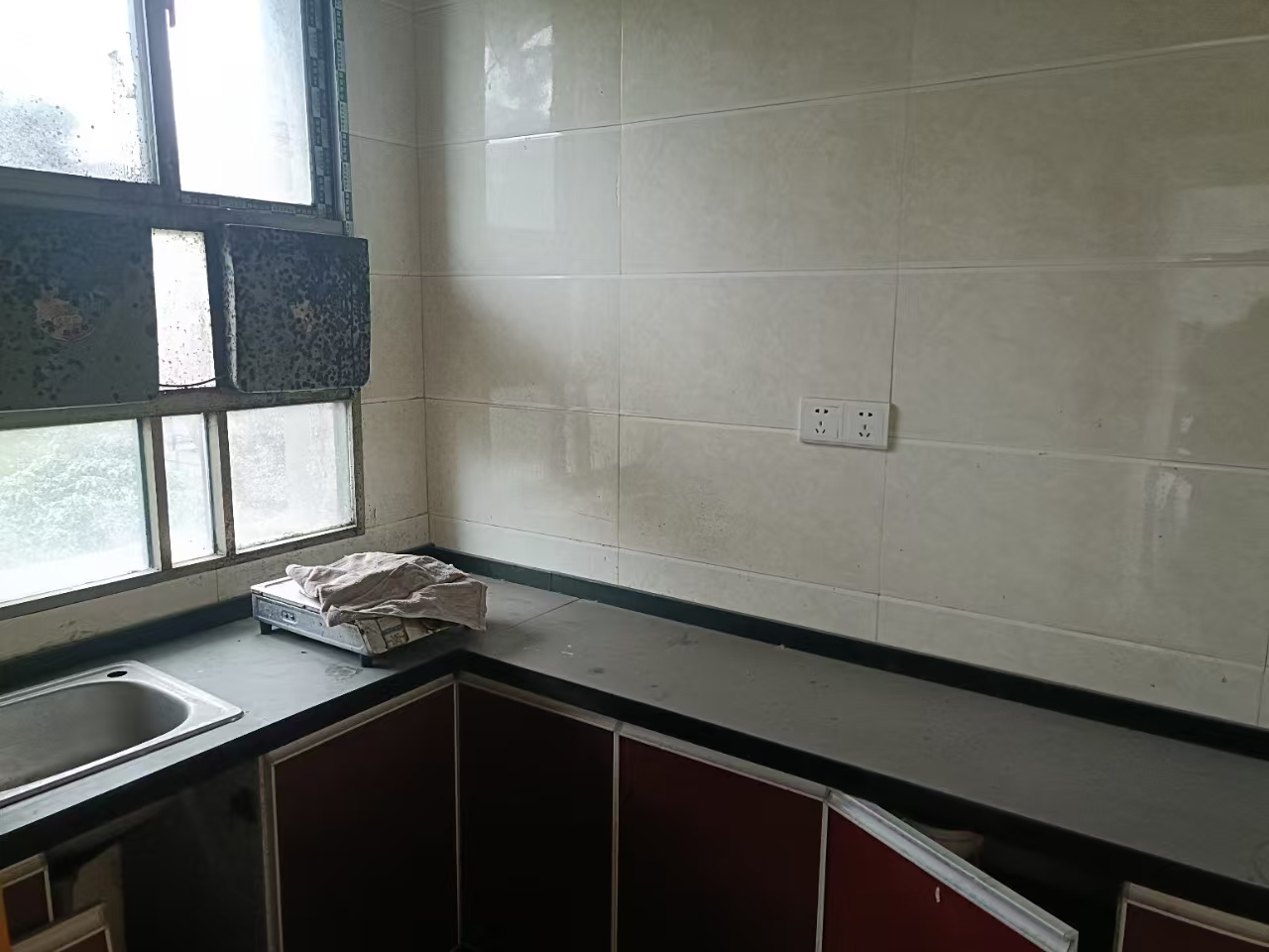 建设银行单位房(海棠社区朝富巷1号)  2室1厅1卫    1200.0元/月 建设银行单位房(海棠社区朝富巷1号)  2室1厅1卫    1200.0元/月室内图