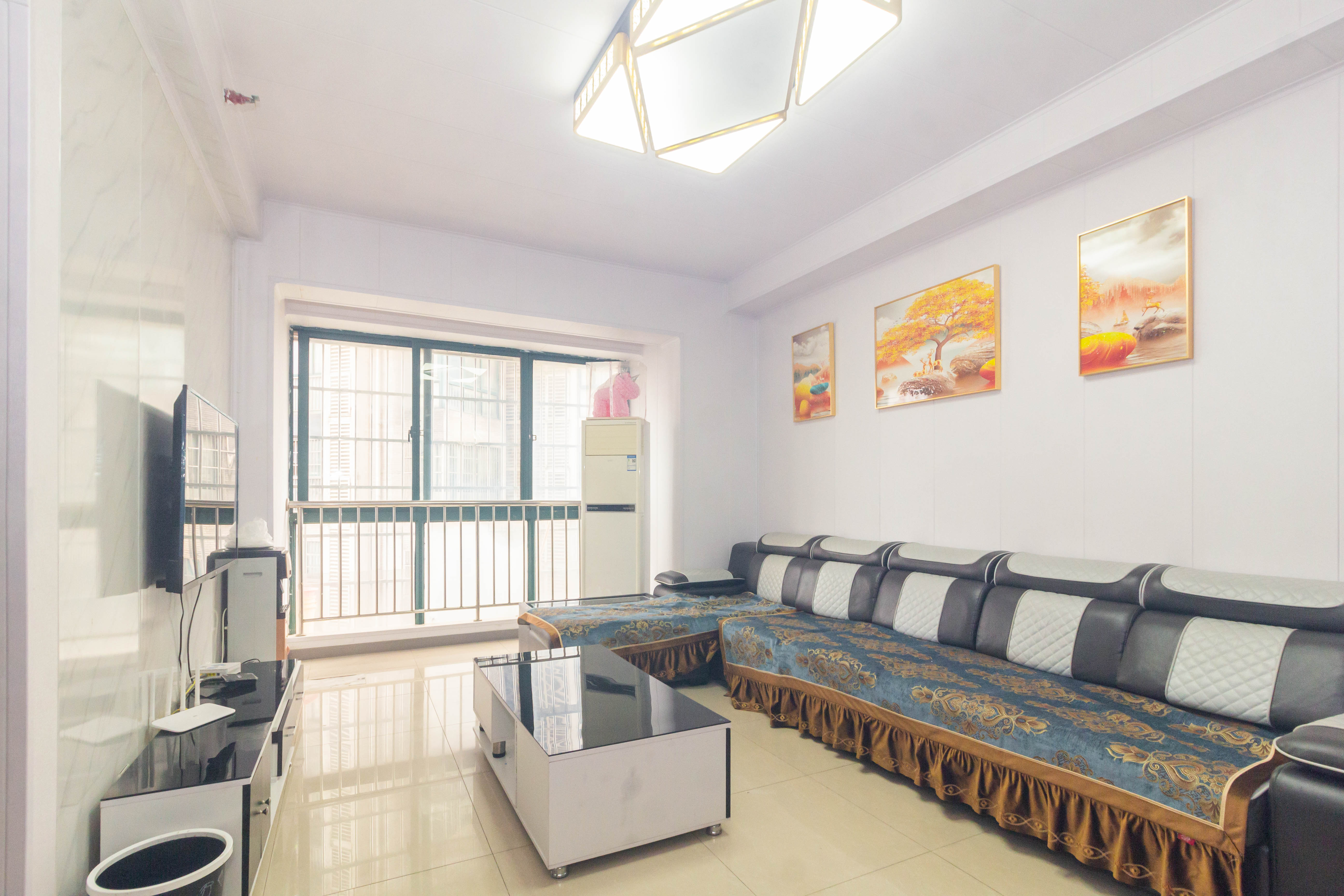 华天LOHO小镇  2室2厅1卫    28.0万 华天LOHO小镇  2室2厅1卫    28.0万客厅