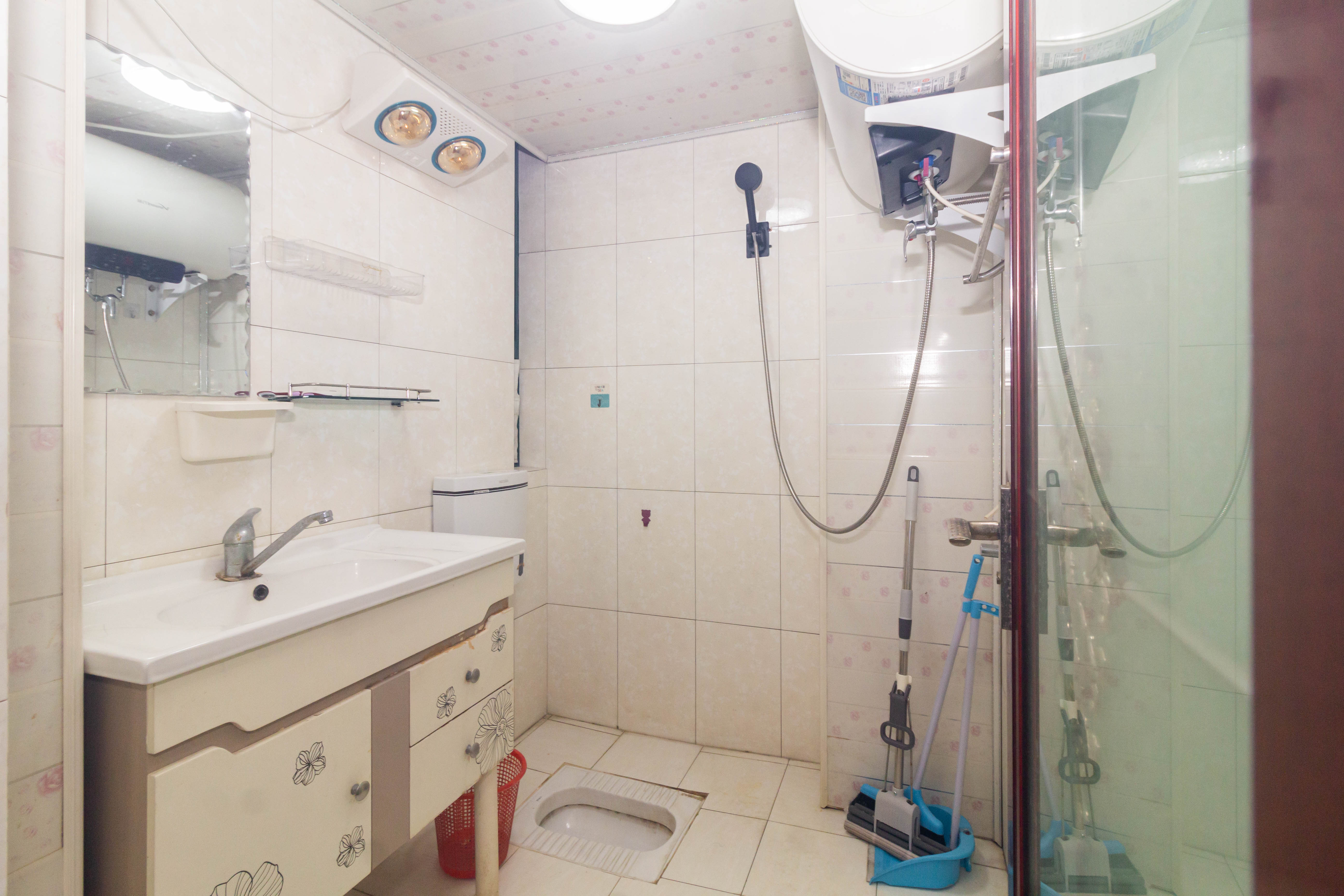 华天LOHO小镇  2室2厅1卫    28.0万 华天LOHO小镇  2室2厅1卫    28.0万卧室