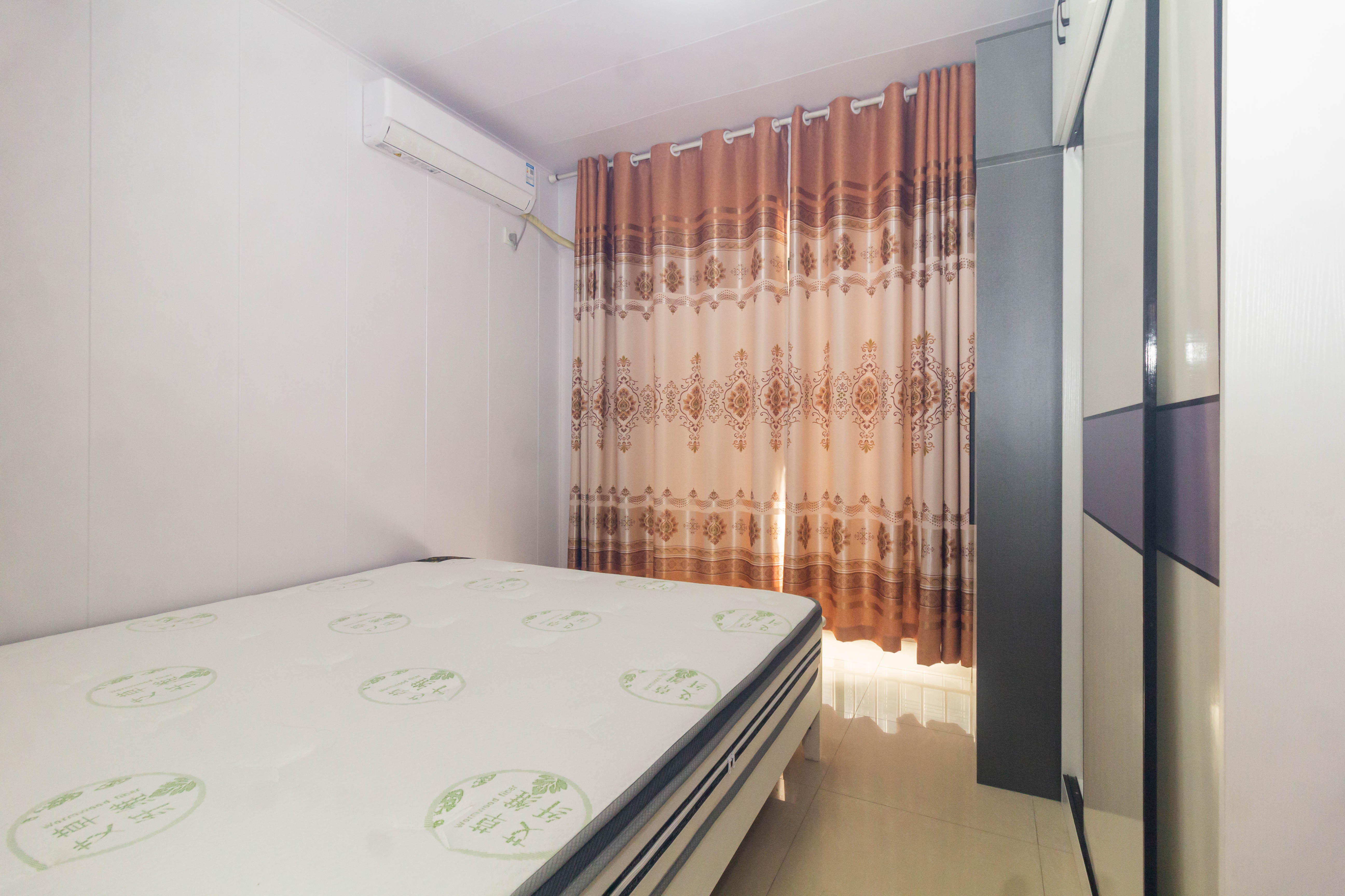 华天LOHO小镇  2室2厅1卫    28.0万 华天LOHO小镇  2室2厅1卫    28.0万卧室