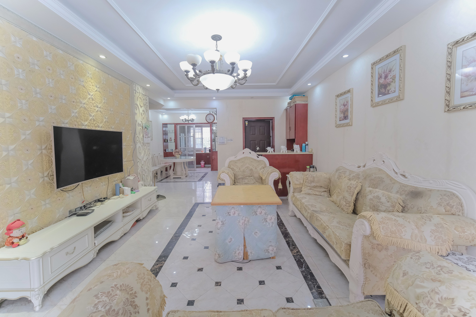 山水湾  3室2厅1卫    78.0万 山水湾  3室2厅1卫    78.0万客厅